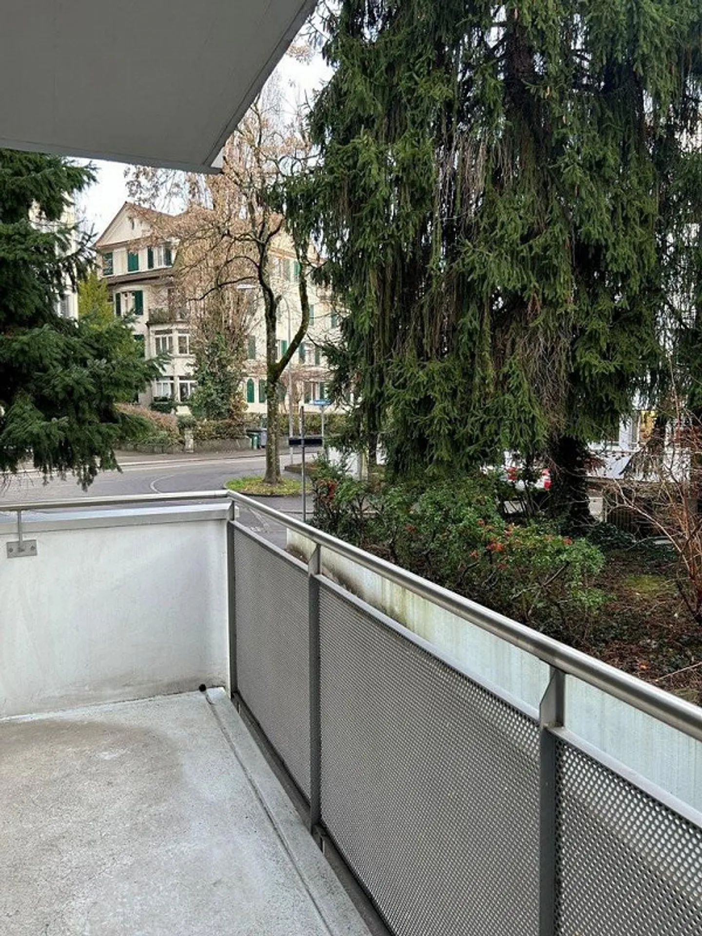 Salle de pratique au milieu du Kreis 7, limitée jusqu'au 31.03.2028 - Photo 4 sur 9