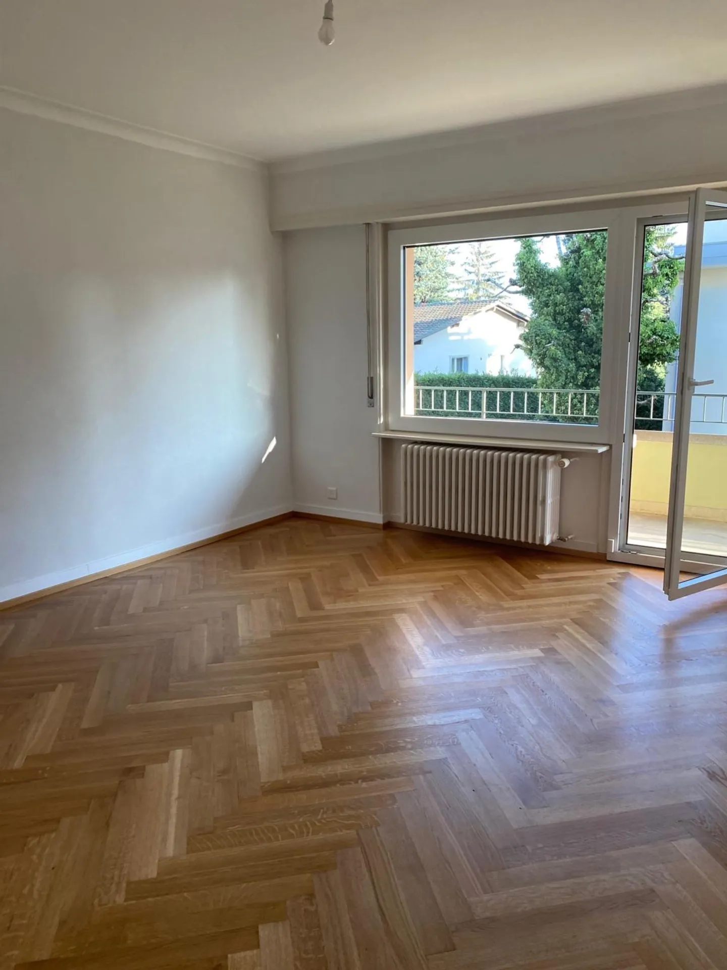 Appartamento di 5 locali al piano terra, idealmente situato nel centro di Pully - Foto 7 di 9