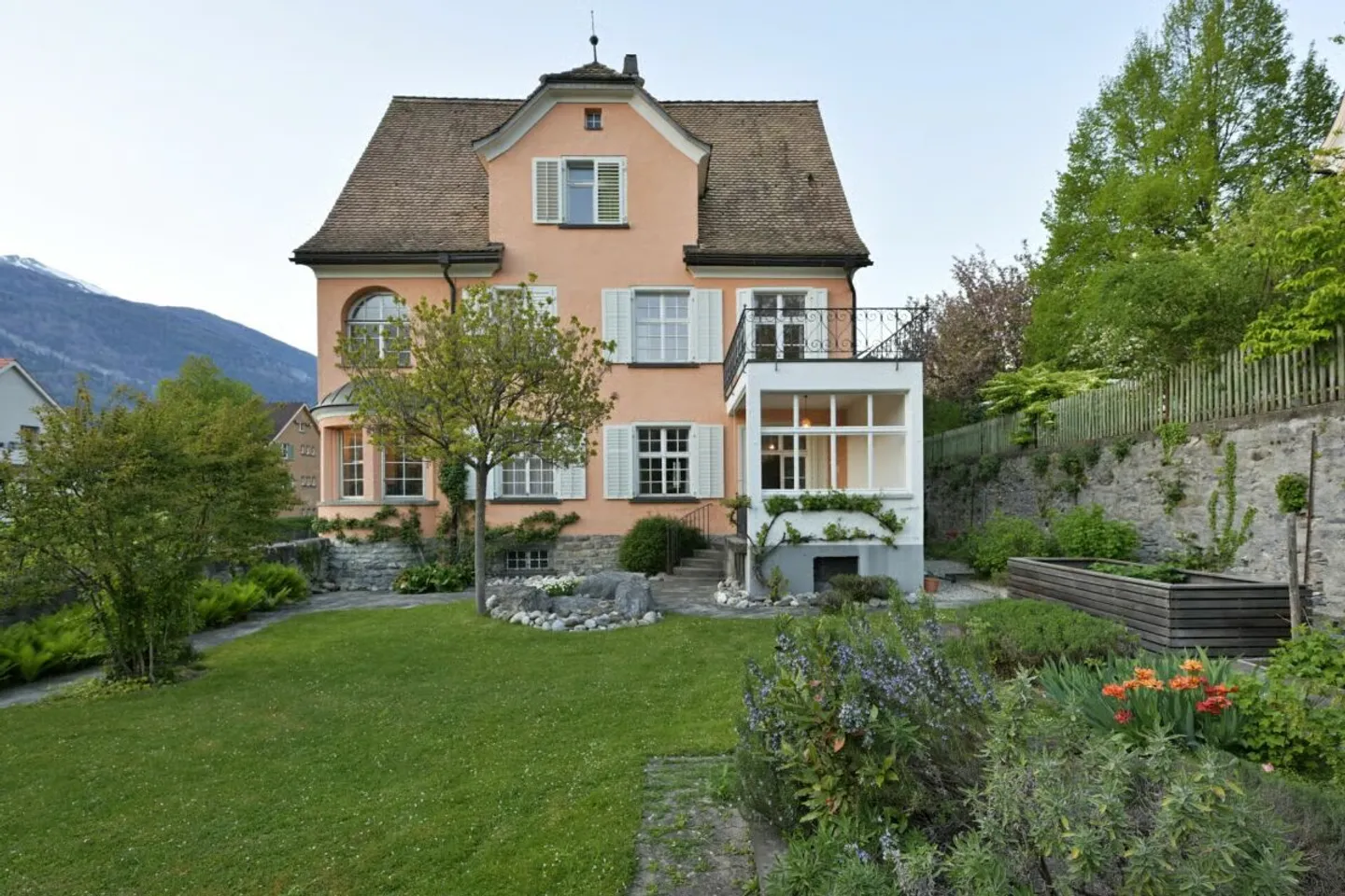 Haus Guanella - Historic Villa by Schäfer & Risch in a prime location in the Loequartier in Chur - Photo 10 of 10