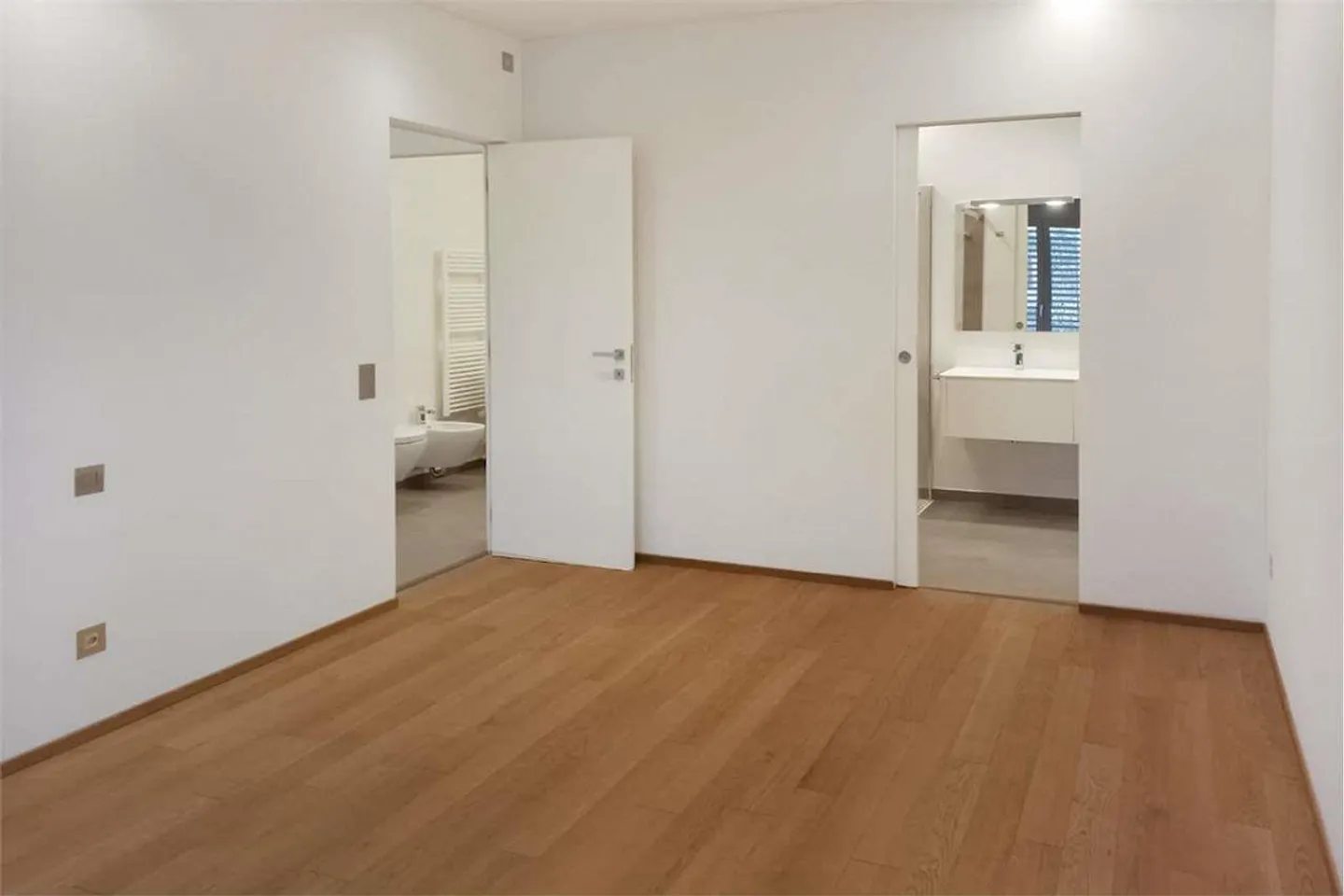 Elegante e nuovo appartamento con ampia terrazza - Foto 13 di 13
