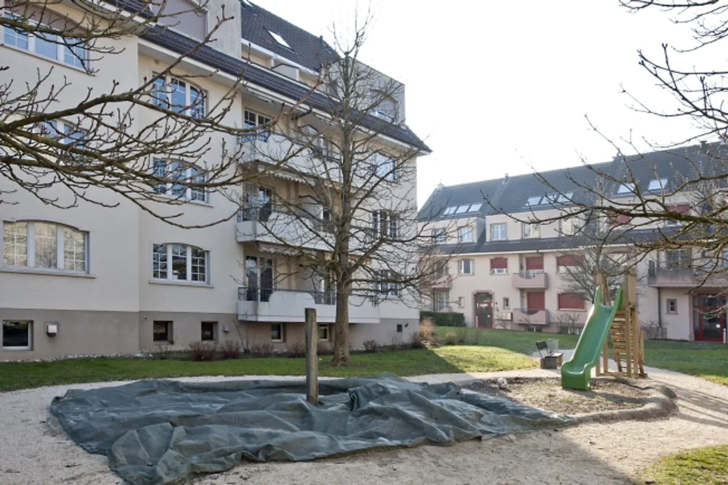 Appartement spacieux et lumineux dans un emplacement calme - Photo 2 sur 9