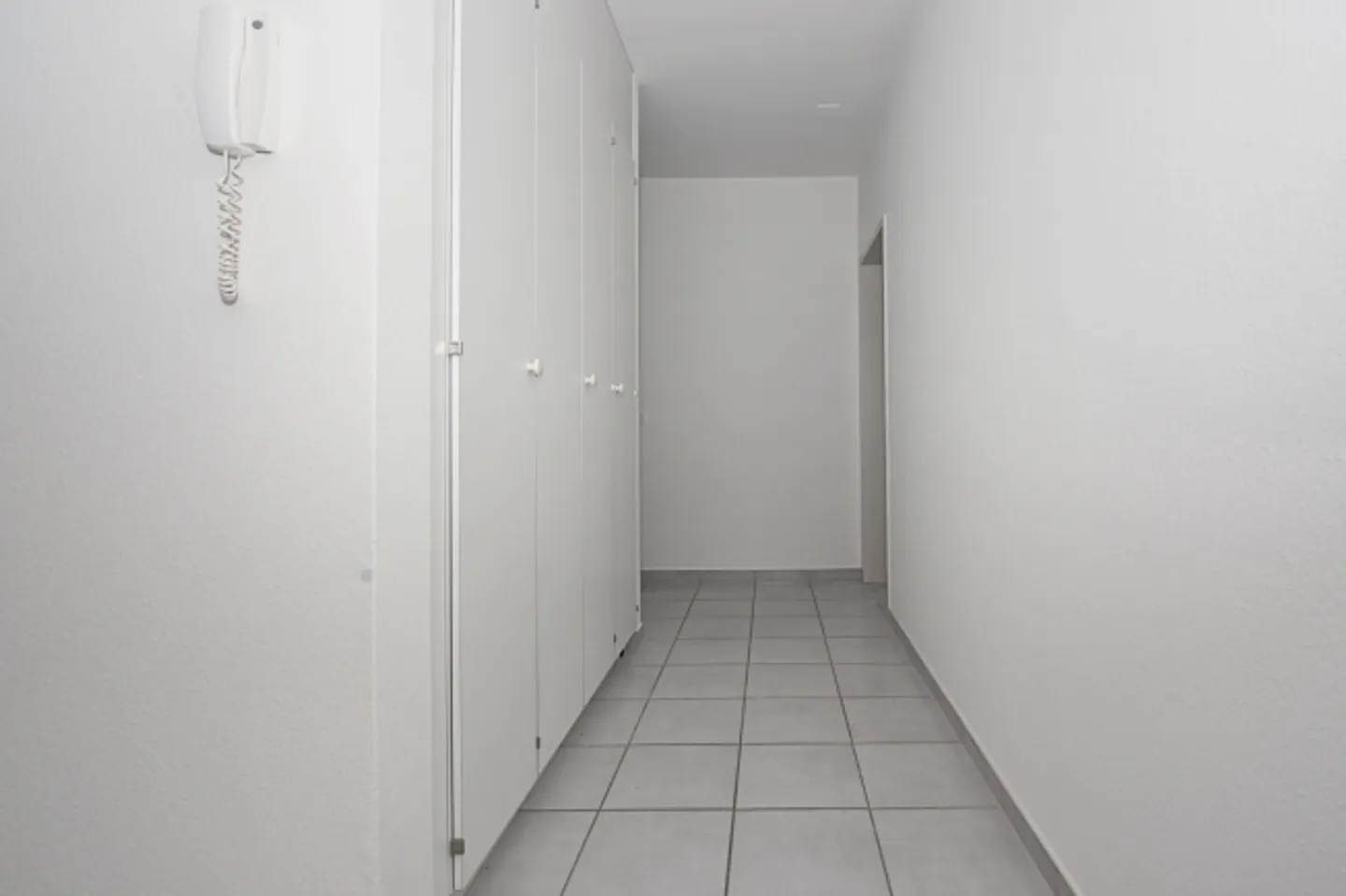 Appartement spacieux et lumineux dans un emplacement calme - Photo 3 sur 9