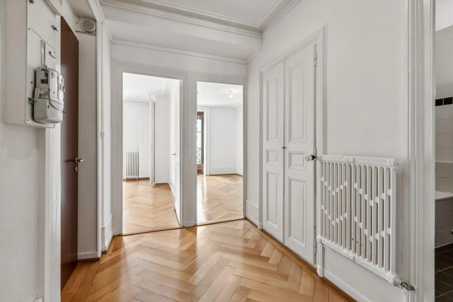 Spacious 3-room apartment near the Hospital - Photo 2 of 11