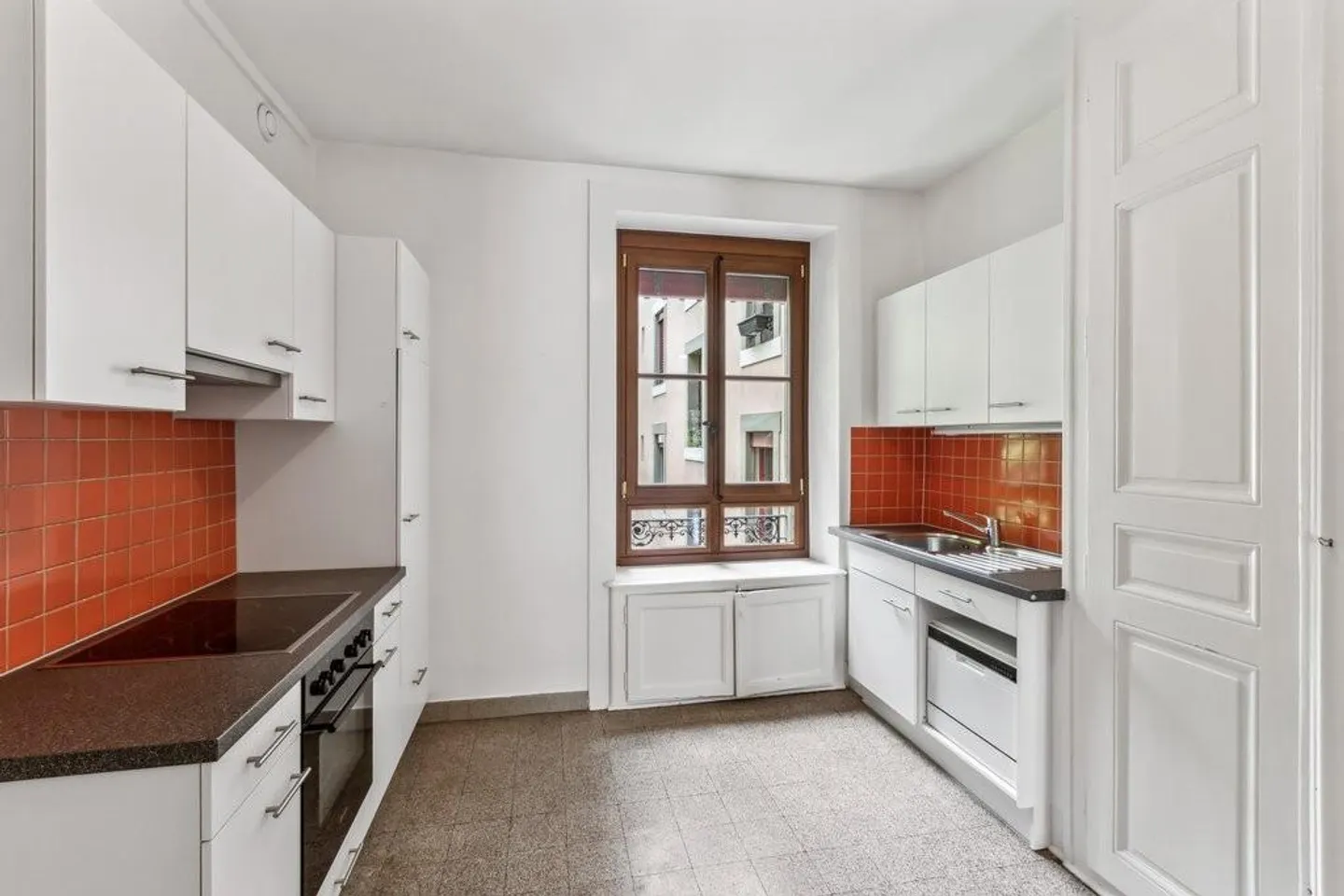 Spacious 3-room apartment near the Hospital - Photo 3 of 11