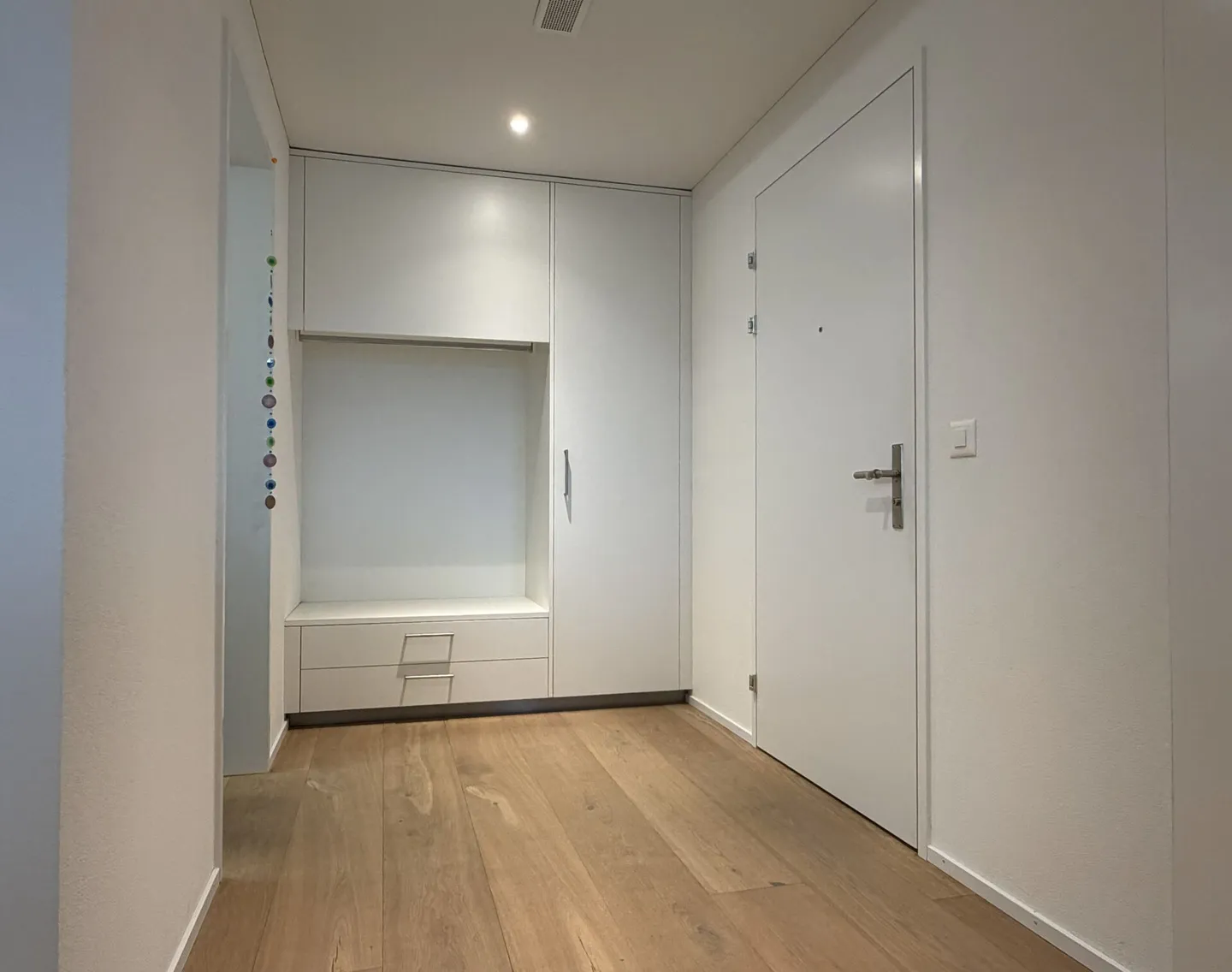 Appartement en terrasse dans un emplacement central mais verdoyant - Photo 3 sur 17