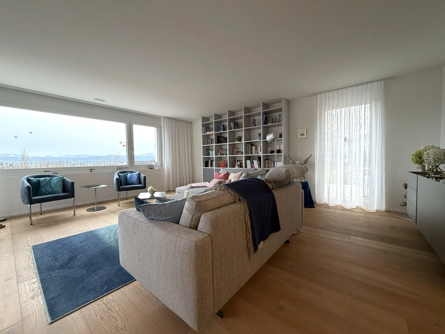 Appartement en terrasse dans un emplacement central mais verdoyant - Photo 6 sur 17