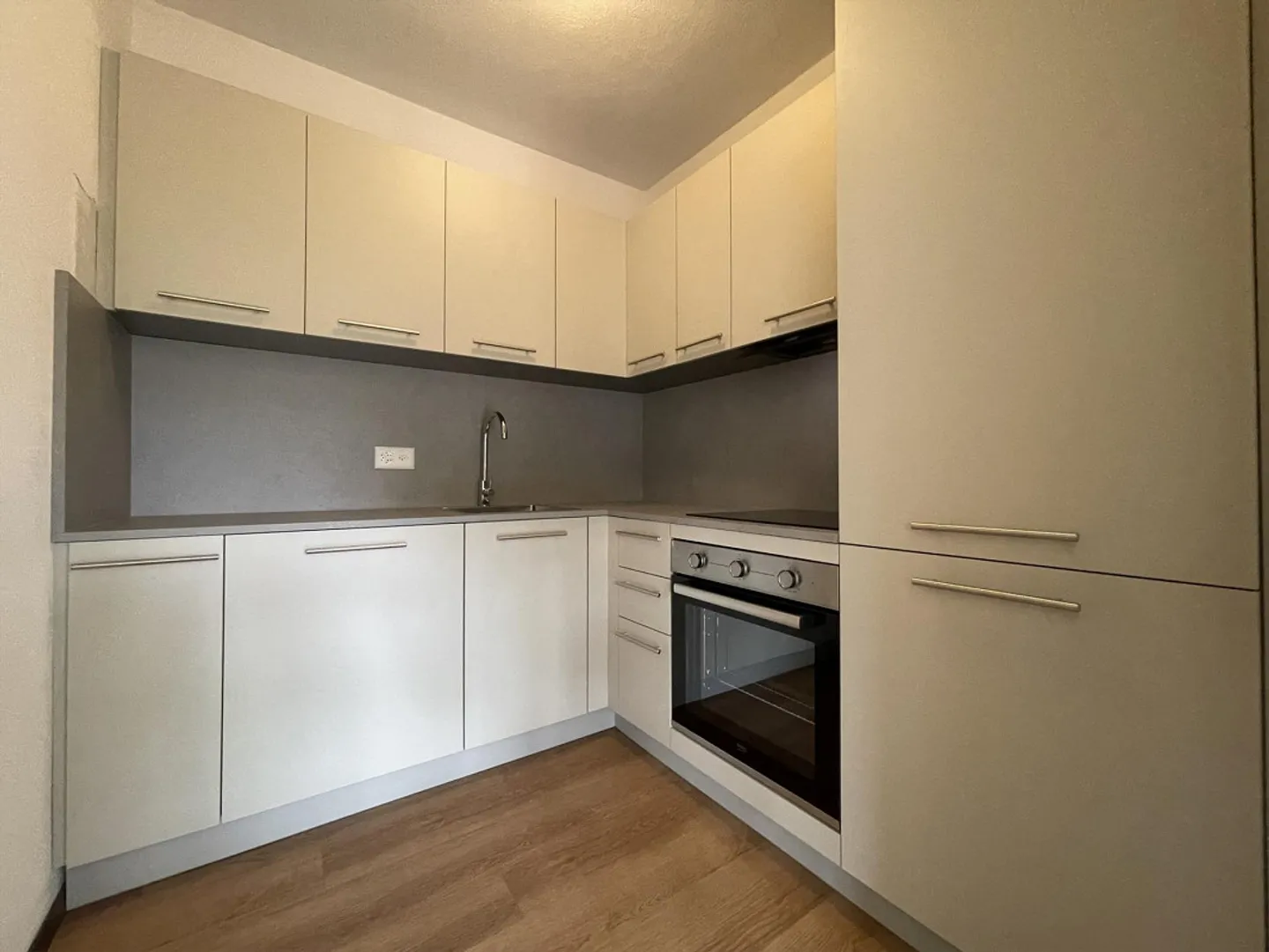 APPARTEMENT SPACIEUX 1.5 AVEC PARKING - Photo 3 sur 9