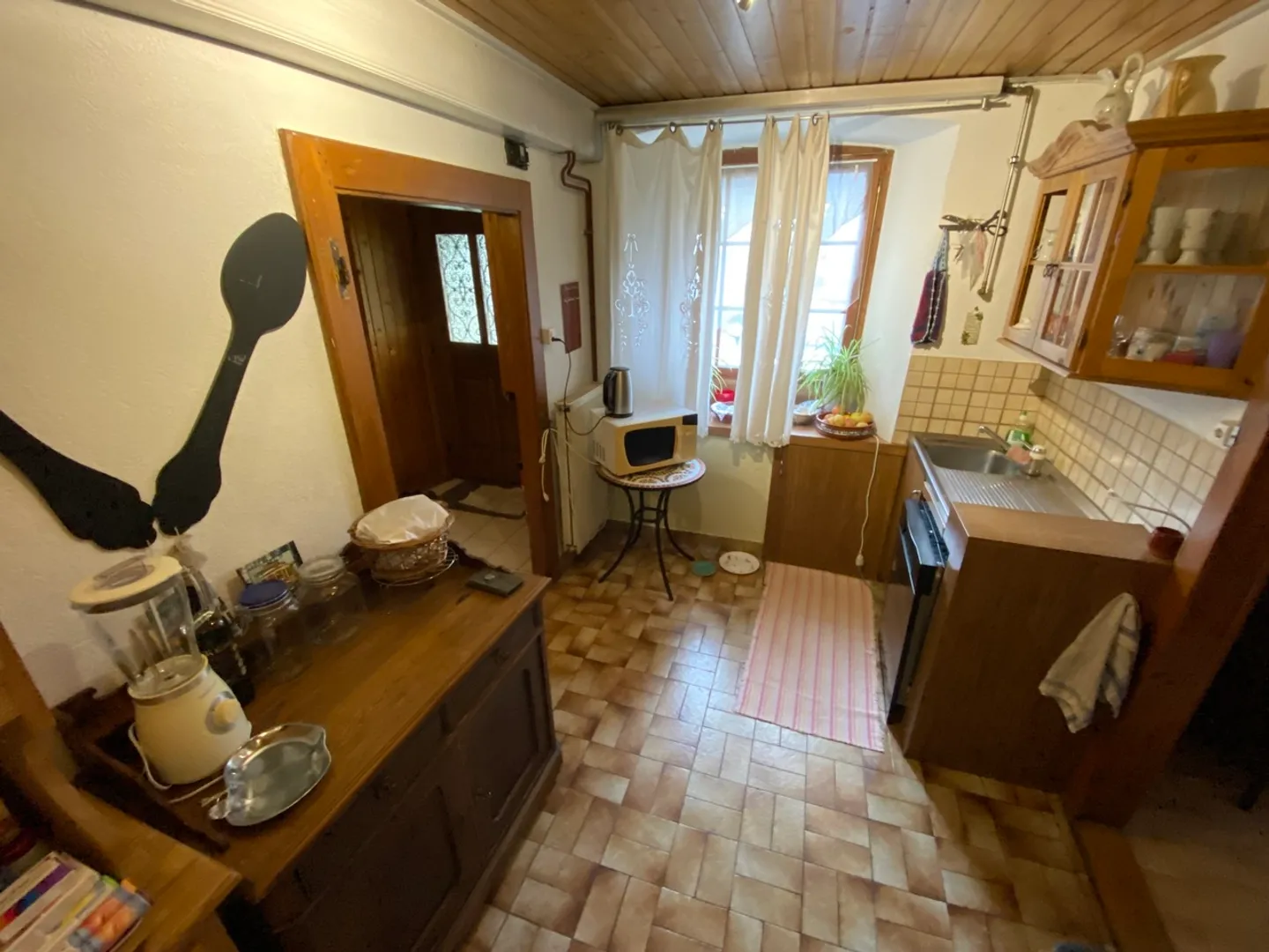 Casa familiare con un bellissimo appezzamento e un fienile con casa da giardino - Foto 4 di 47