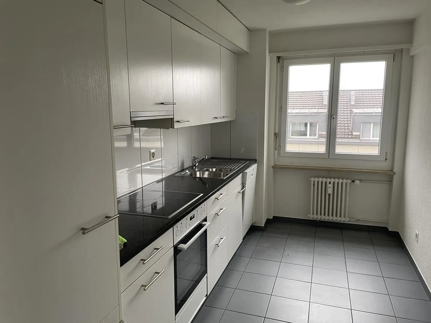 Appartement calme de 3 pièces près de la lisière de la forêt - Photo 2 sur 9