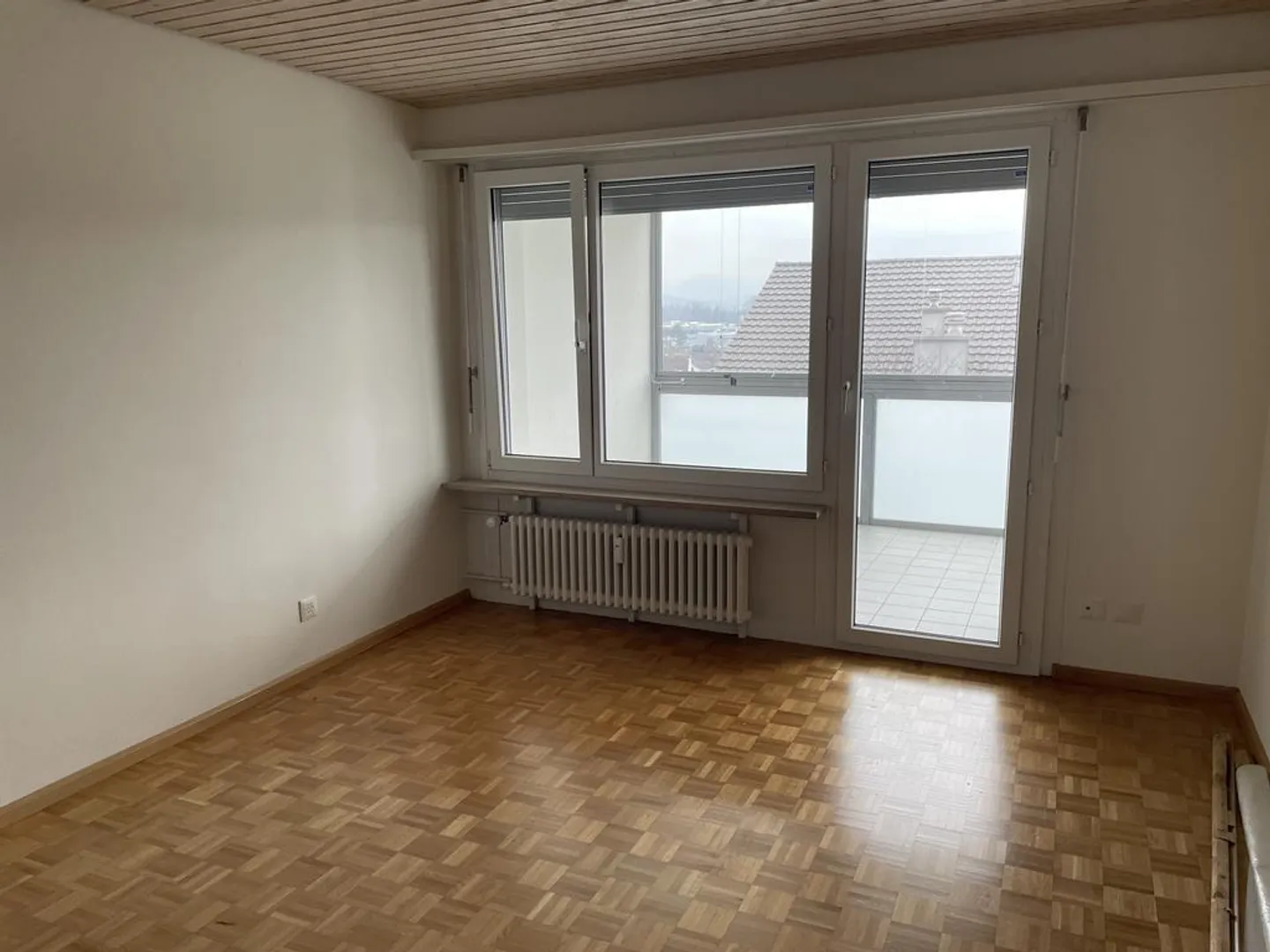 Appartement calme de 3 pièces près de la lisière de la forêt - Photo 4 sur 9