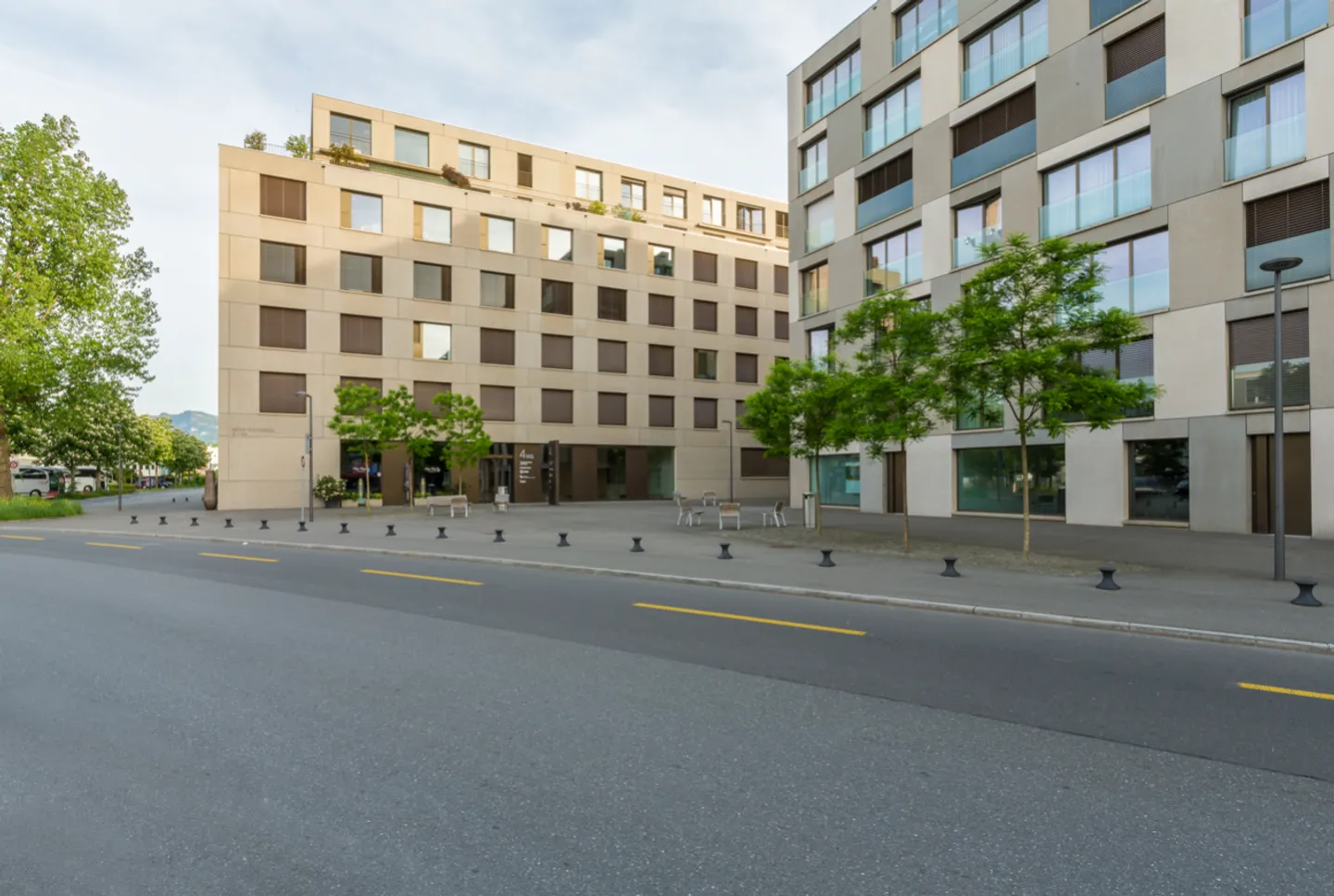 Ufficio moderno con vista sul lago in affitto (inclusi pulizia, elettricità e costi aggiuntivi) - Foto 1 di 3