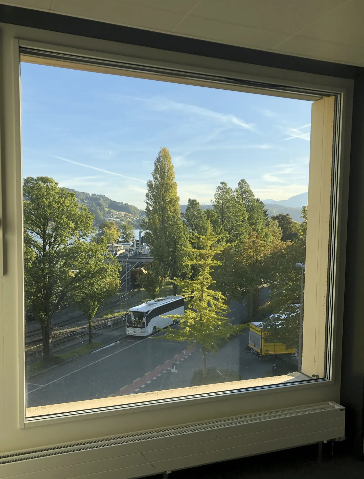 Ufficio moderno con vista sul lago in affitto (inclusi pulizia, elettricità e costi aggiuntivi) - Foto 3 di 3