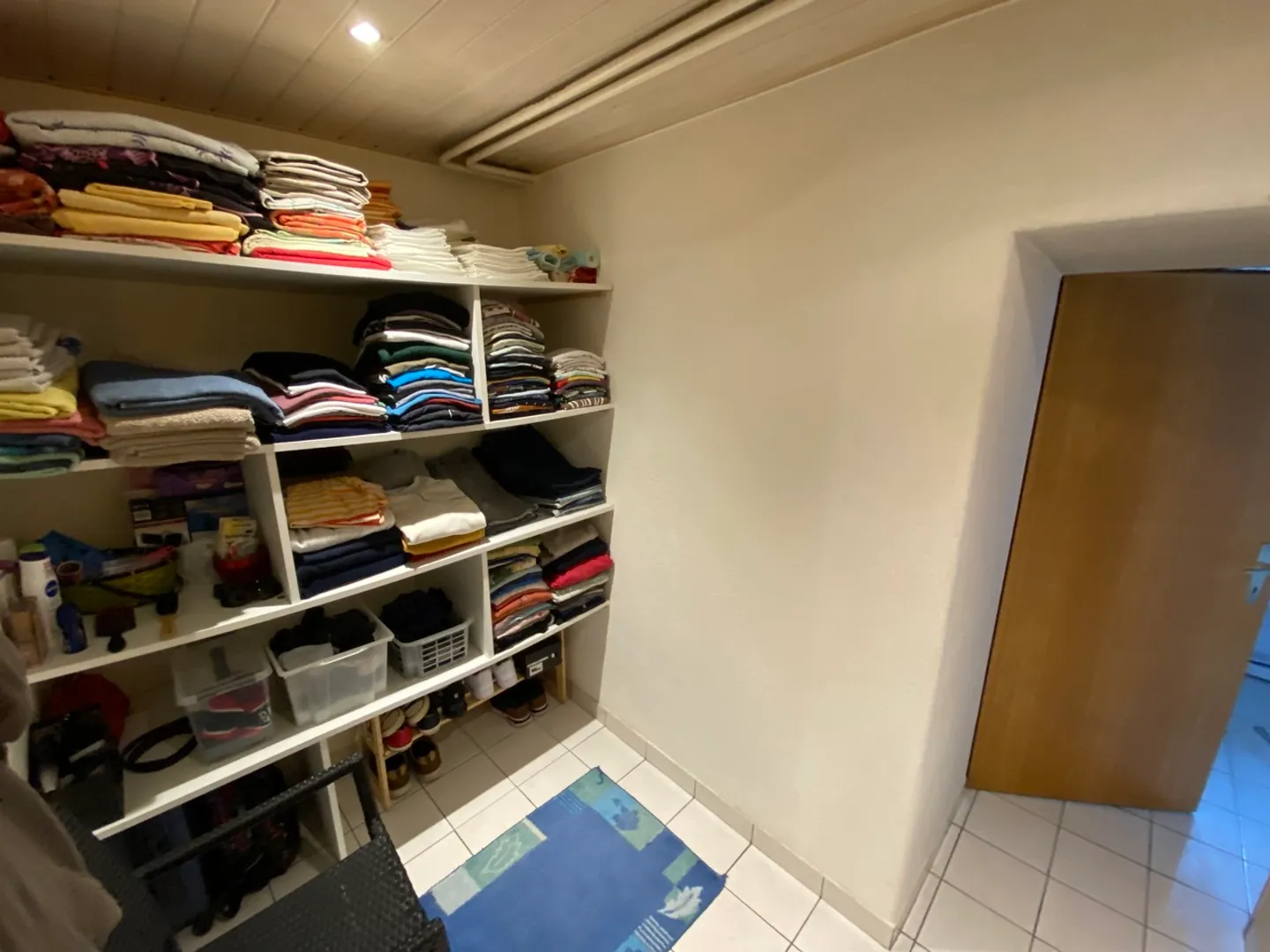 Casa familiare con un bellissimo appezzamento e un fienile con casa da giardino - Foto 11 di 47