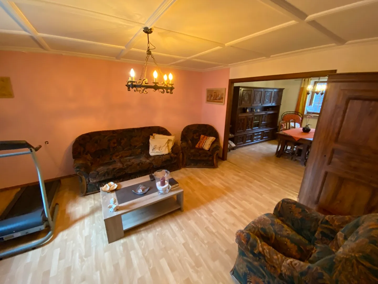 Casa familiare con un bellissimo appezzamento e un fienile con casa da giardino - Foto 5 di 47