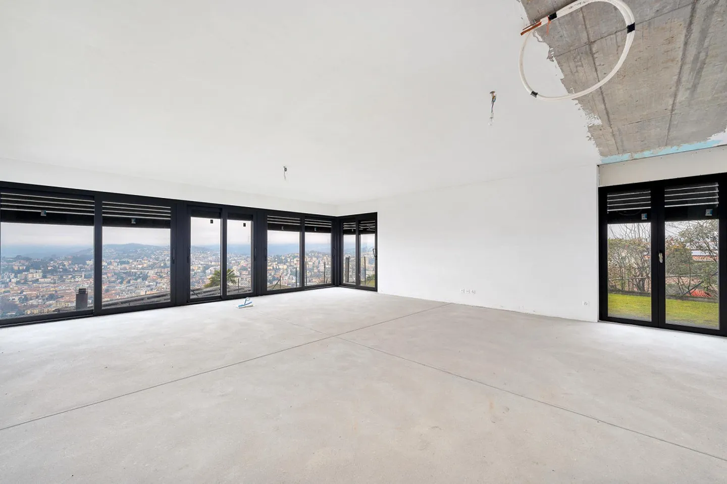 Geräumige Wohnung mit Seeblick - Foto 3 von 8