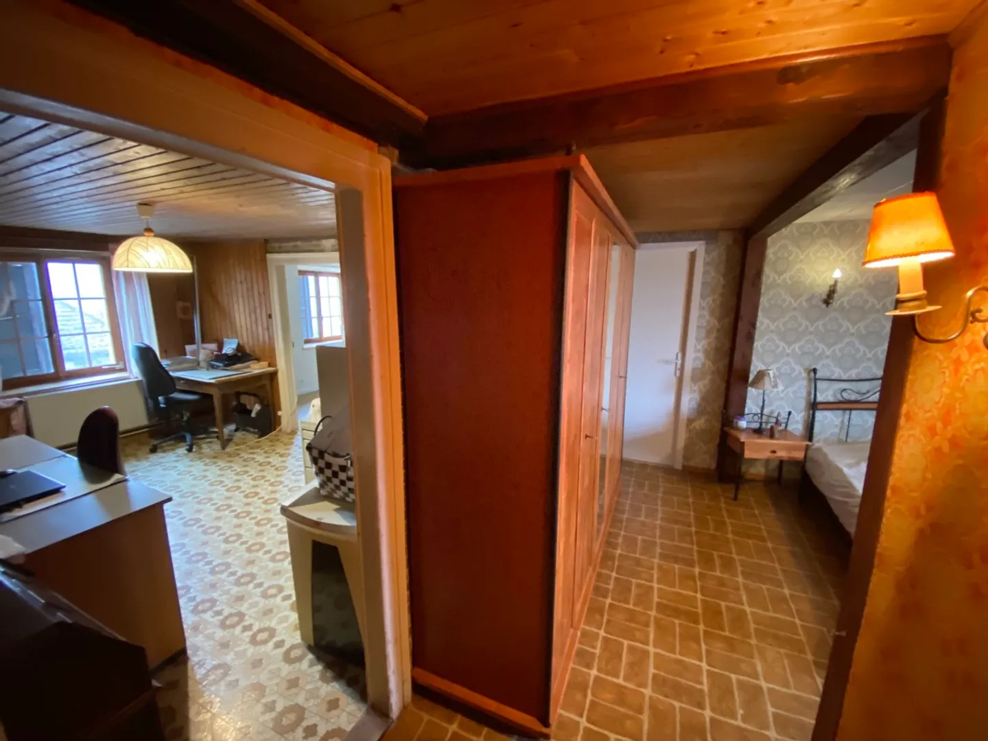 Casa familiare con un bellissimo appezzamento e un fienile con casa da giardino - Foto 14 di 47