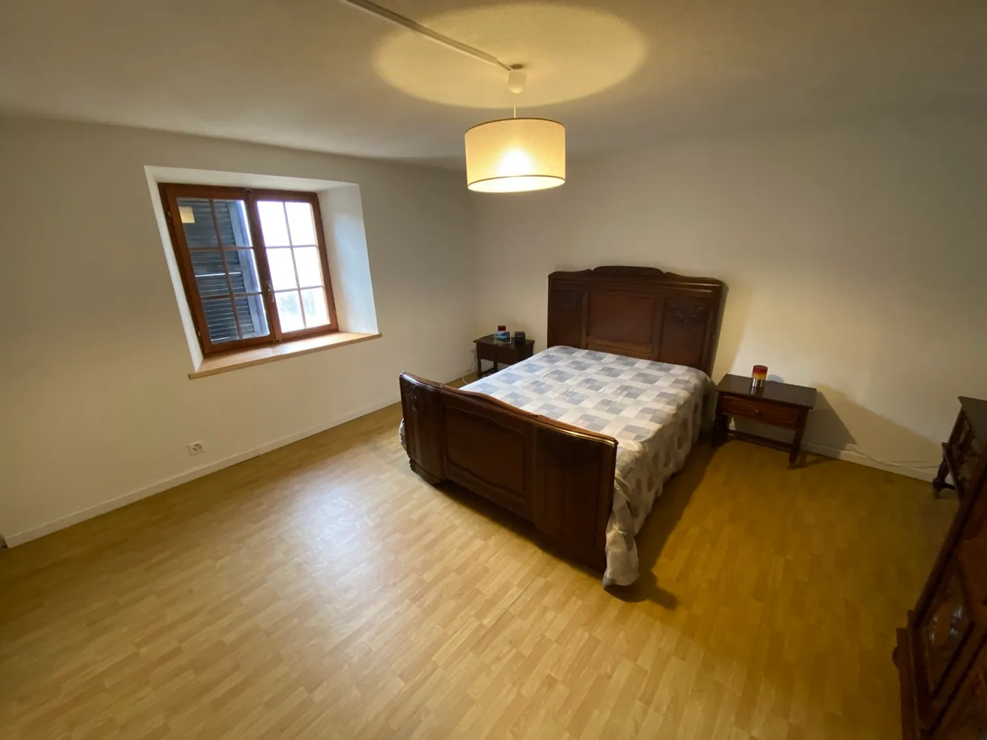 Casa familiare con un bellissimo appezzamento e un fienile con casa da giardino - Foto 18 di 47