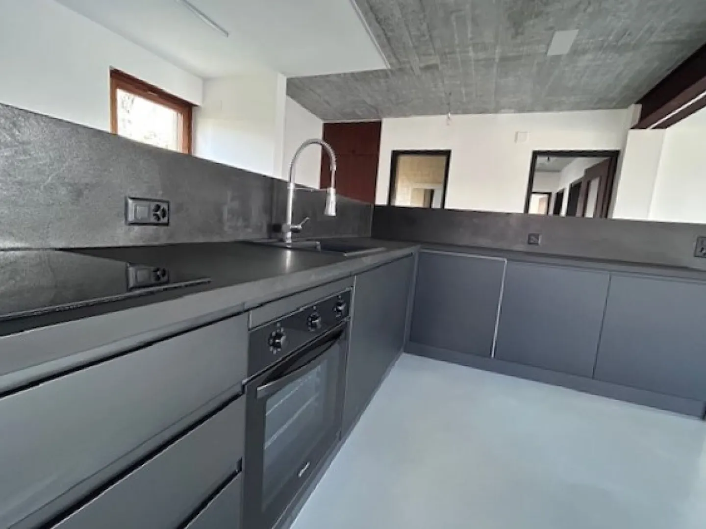 4.5-ROOM APARTMENT IN A TWO-FAMILY HOUSE - RENOVATED - EXCLUSIVE USE GARDEN - Photo 8 of 23