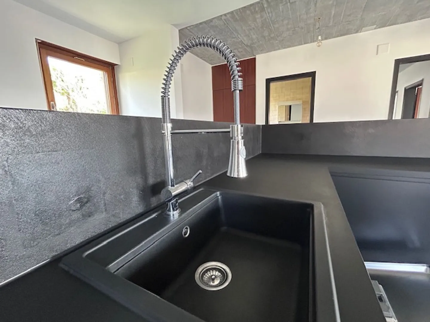 4.5-ROOM APARTMENT IN A TWO-FAMILY HOUSE - RENOVATED - EXCLUSIVE USE GARDEN - Photo 9 of 23