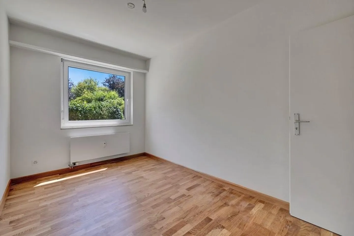 First occupancy after renovation: A cozy home for families - Photo 8 of 10