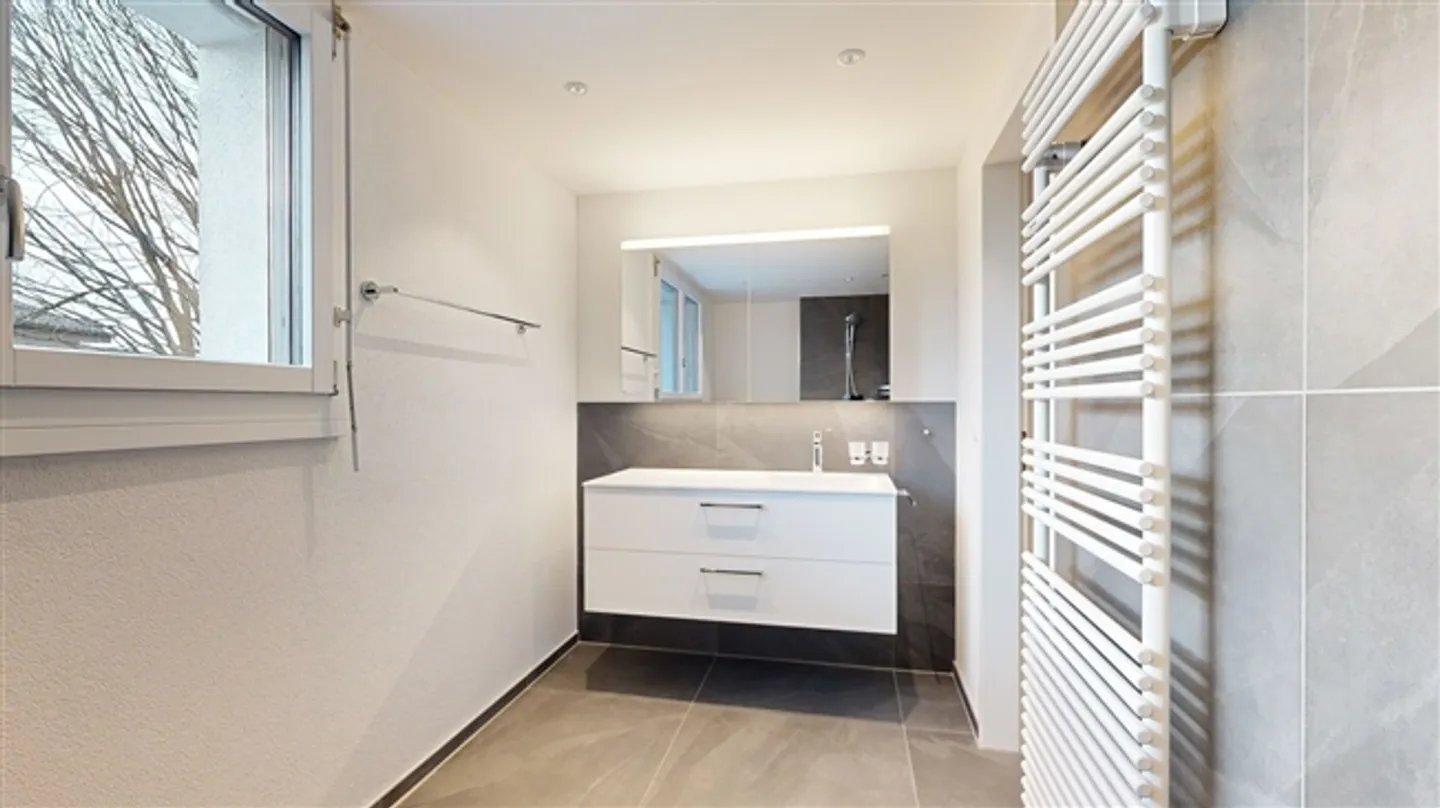 À louer : Appartement rénové de 4½ pièces à Wichtrach - Photo 8 sur 13