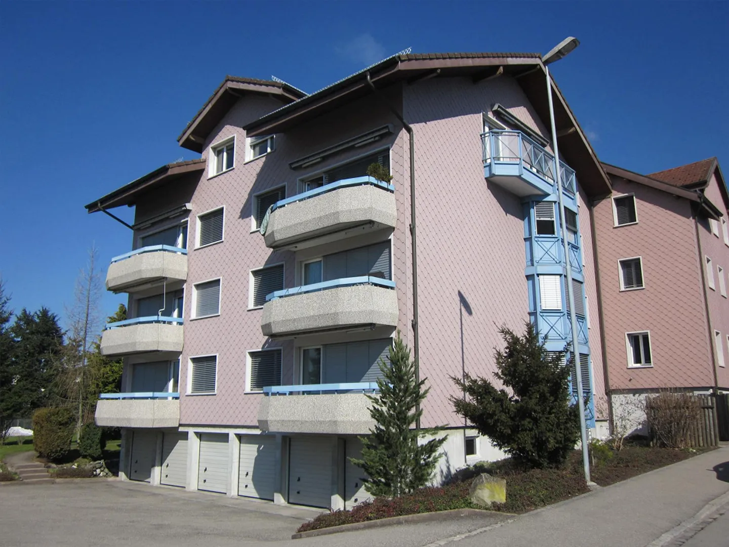 Affordable living with a beautiful view - Photo 8 of 9