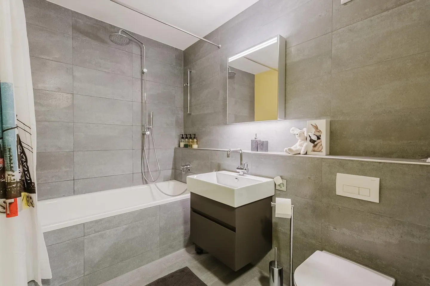Attractive Living with Style and Lake View - Photo 4 of 8