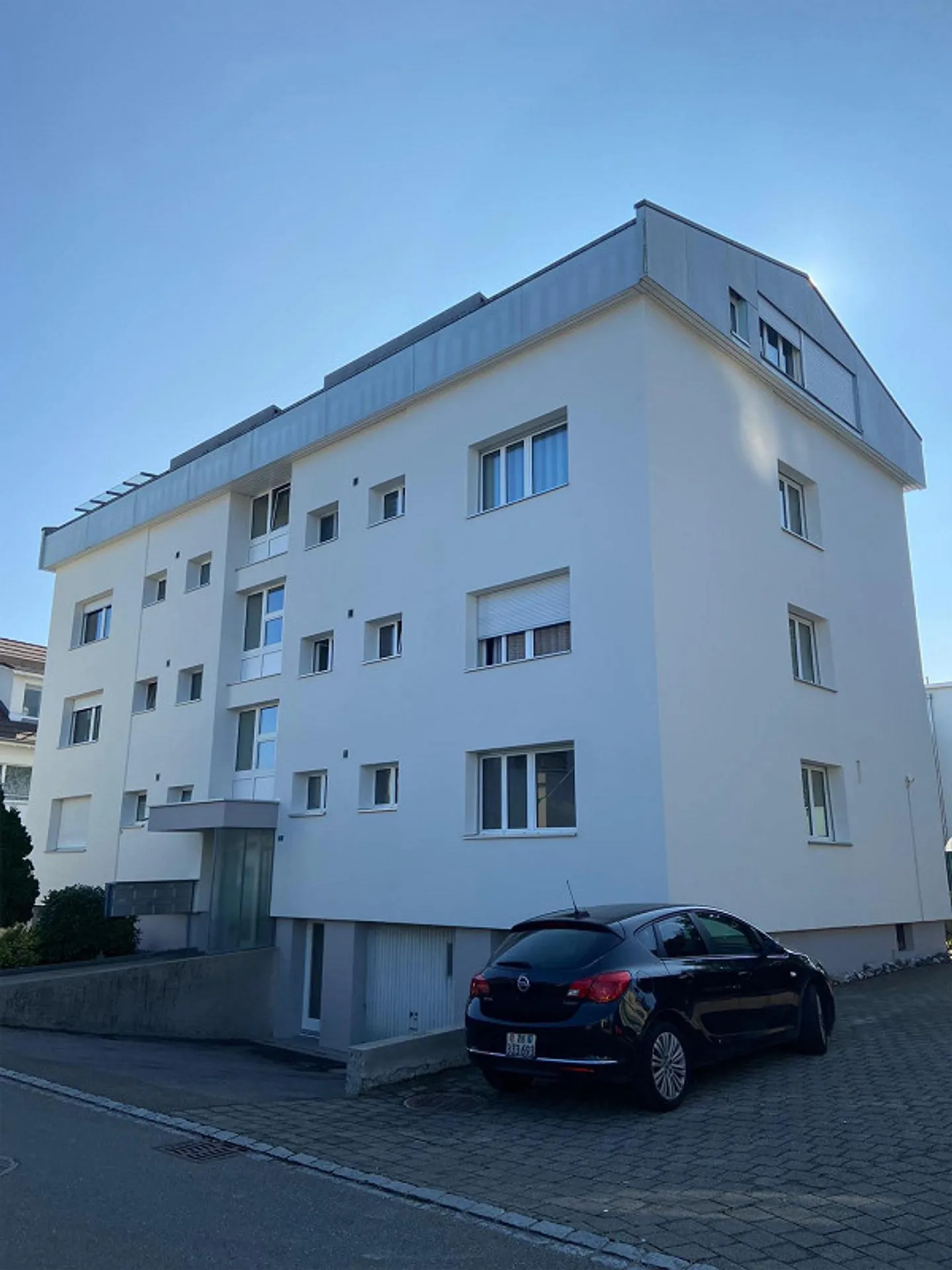 Freshly renovated 1-room apartment with roof balcony - Photo 1 of 7