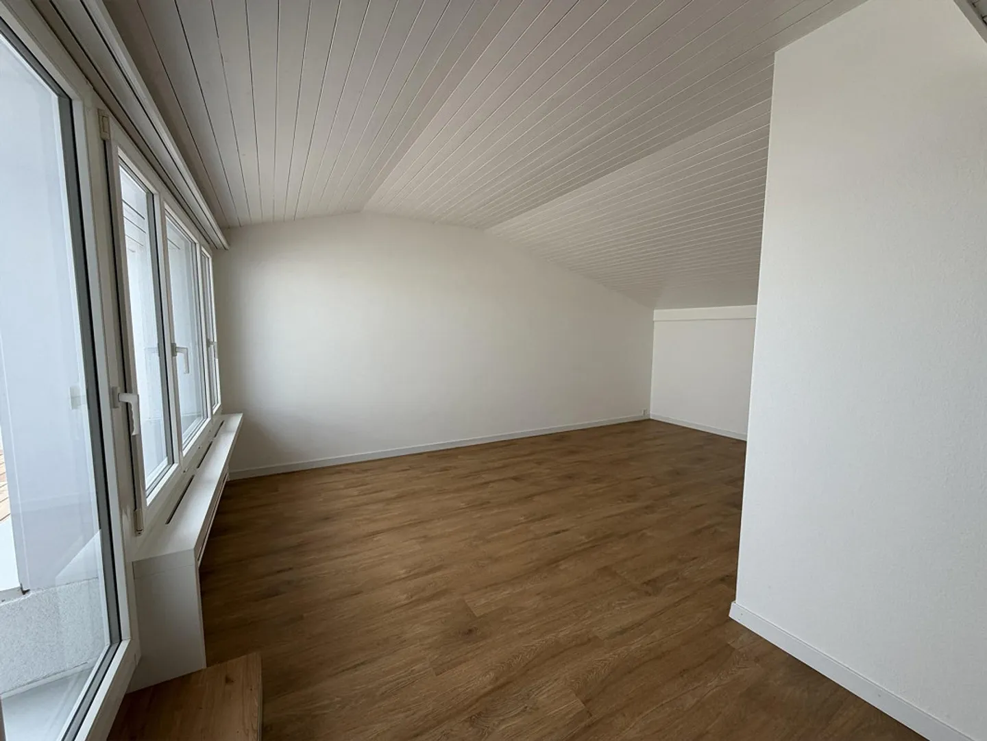 Freshly renovated 1-room apartment with roof balcony - Photo 5 of 7