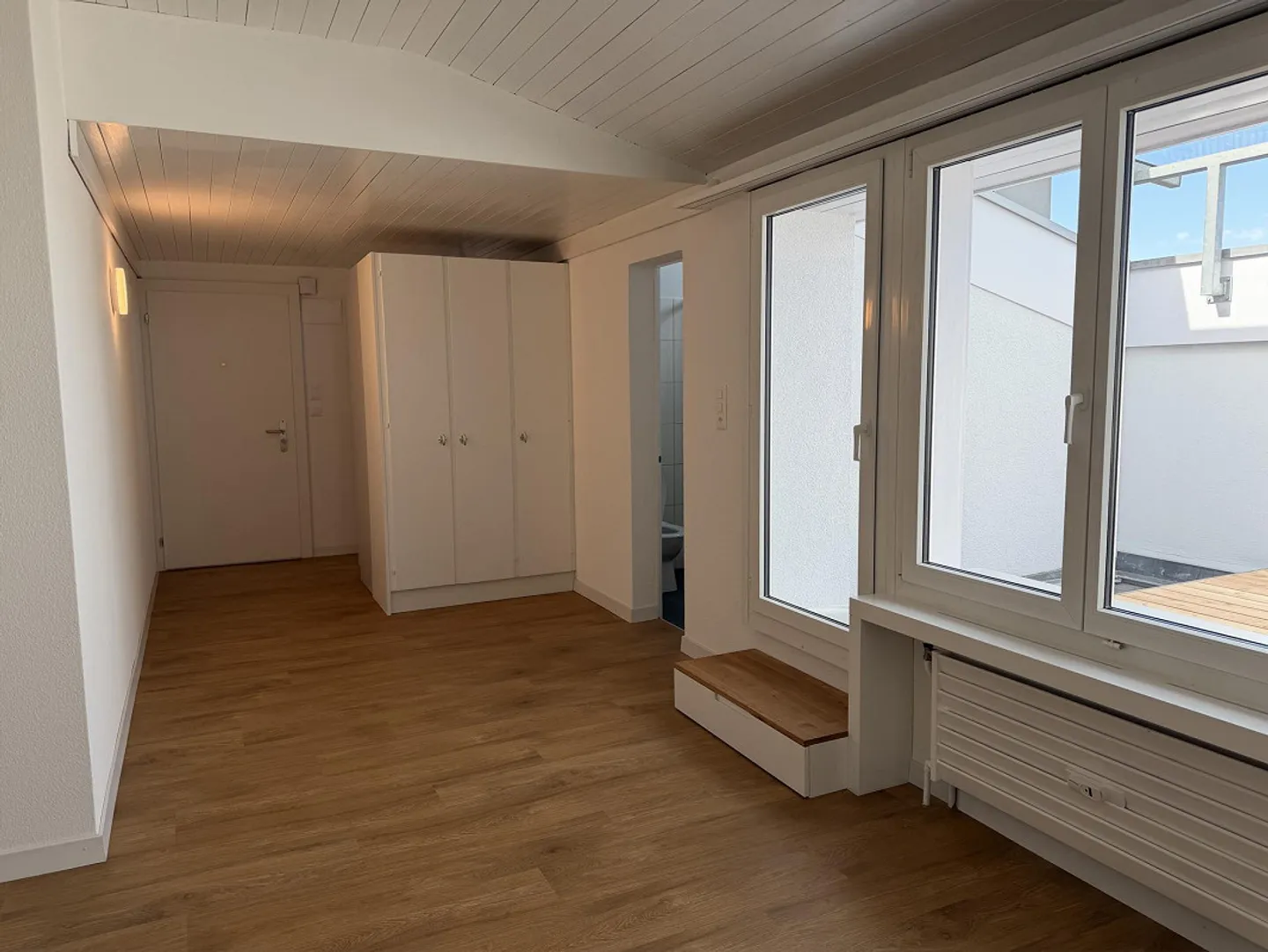 Freshly renovated 1-room apartment with roof balcony - Photo 6 of 7