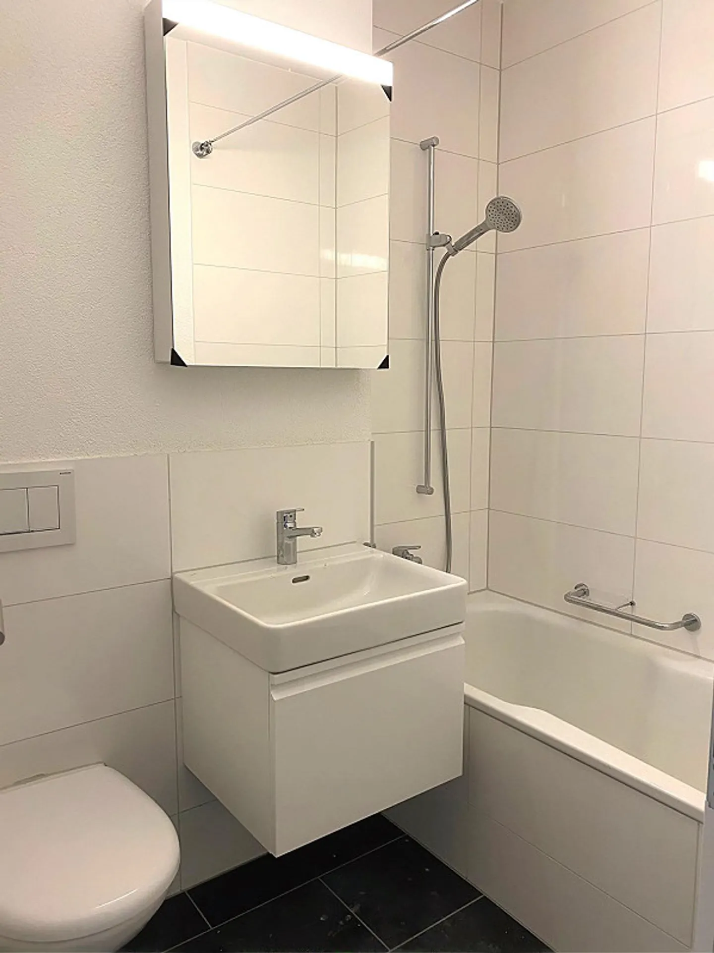 Belle appartement de 2,5 pièces dans un bon emplacement - Photo 6 sur 8
