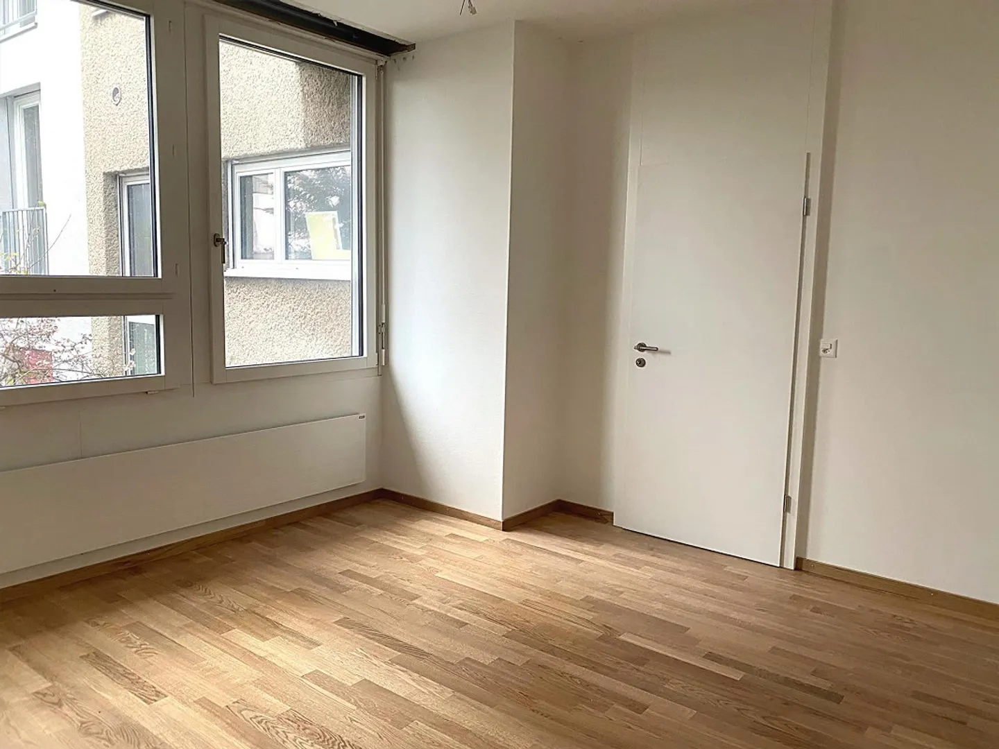 Belle appartement de 2,5 pièces dans un bon emplacement - Photo 3 sur 8