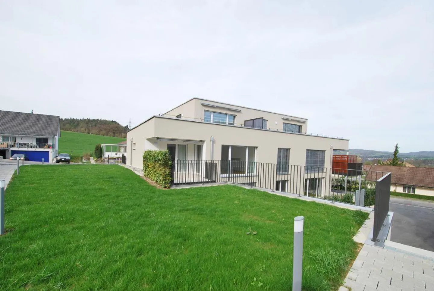 LUMINEUX ET SPACIEUX | EMPLACEMENT CALME | ATTRACTIF - Photo 1 sur 9