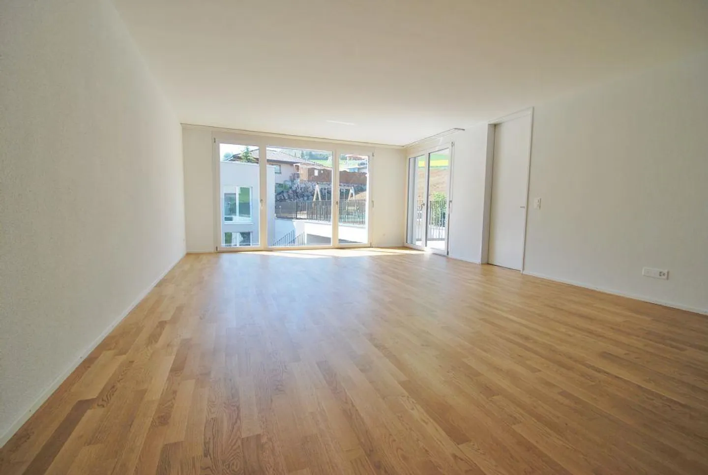 LUMINEUX ET SPACIEUX | EMPLACEMENT CALME | ATTRACTIF - Photo 4 sur 9