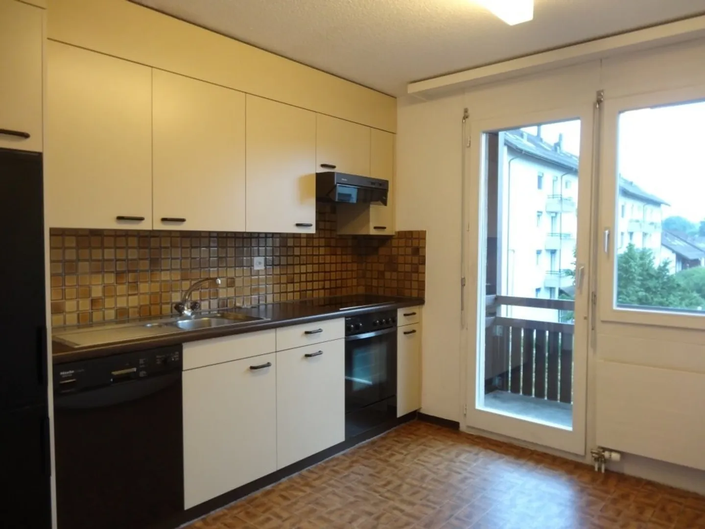 Apartment for rent - Photo 4 of 5