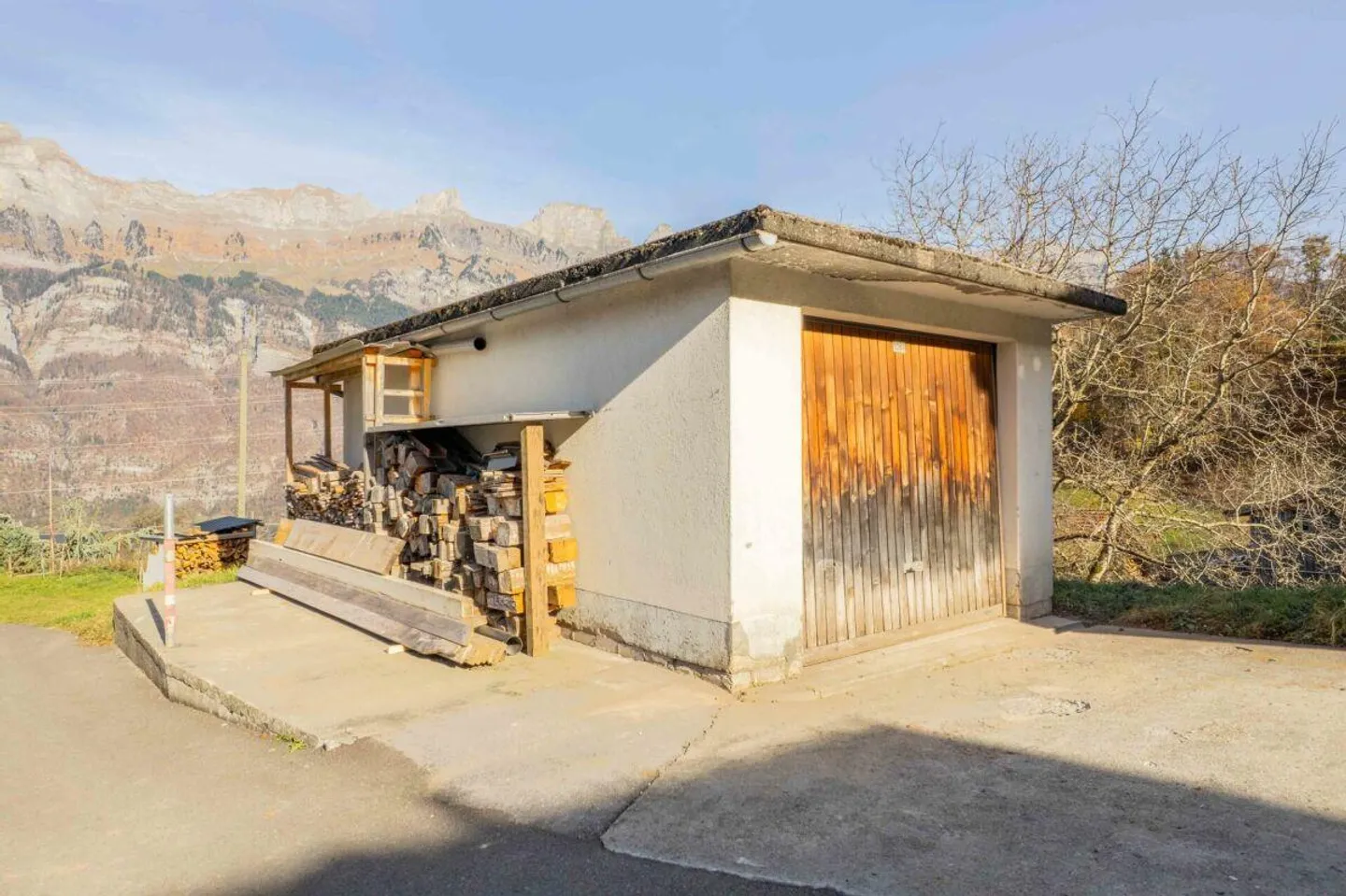 Partie de maison de 5,5 pièces confortable et partiellement rénovée à vendre - Photo 21 sur 25