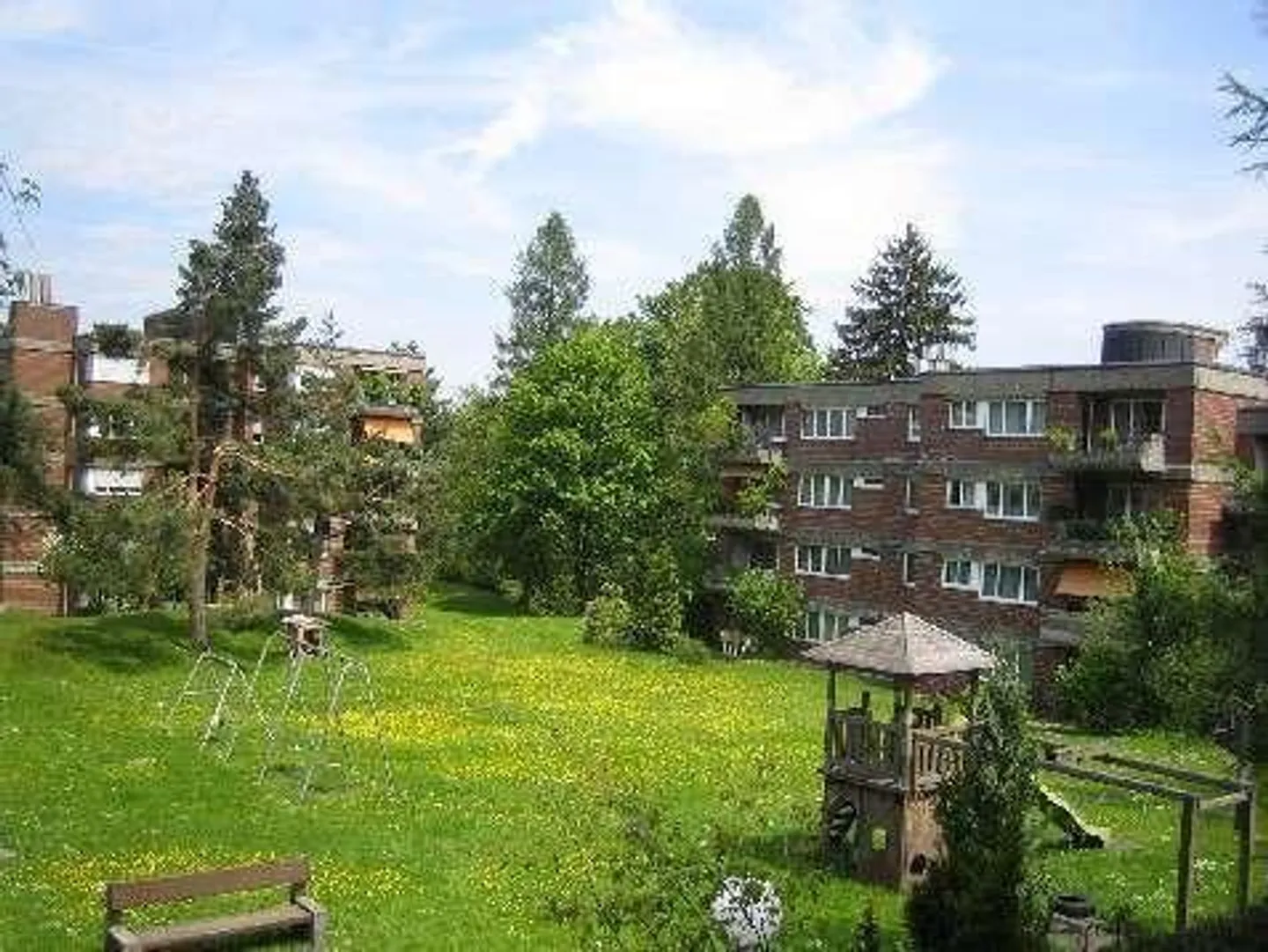 Vivre dans un endroit vert et adapté aux enfants ! - Photo 1 sur 8