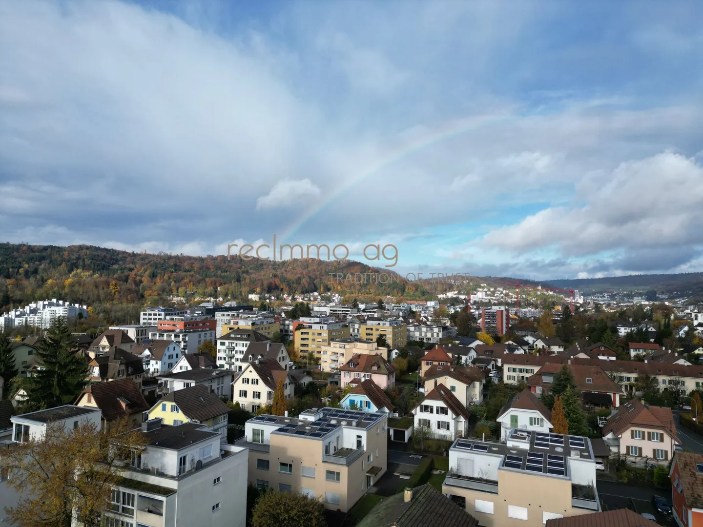 Appartement spacieux de 5,5 pièces avec loggia dans un emplacement central à Wettingen - Photo 6 sur 6