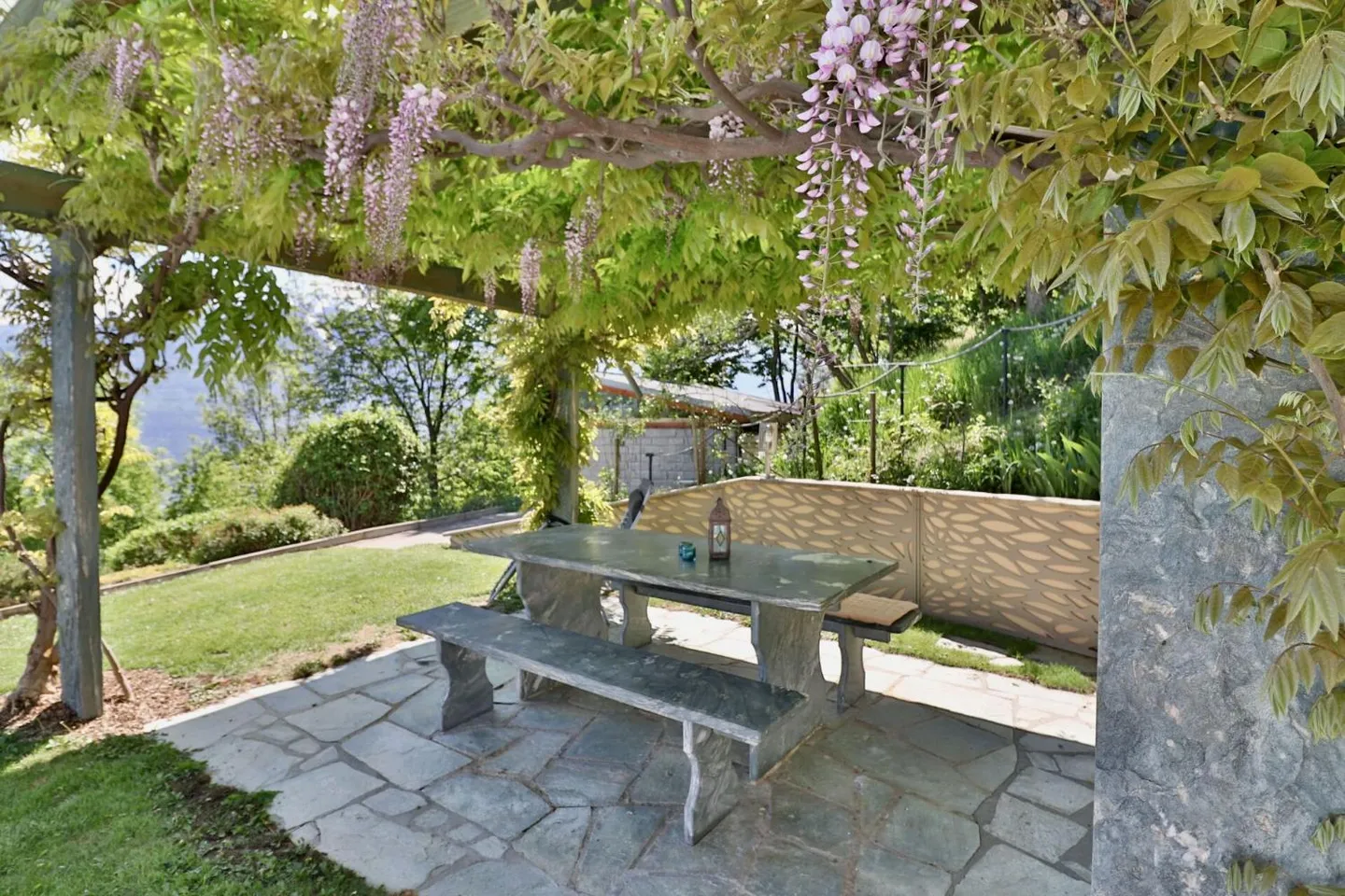 Magnifique objet en PPE avec 3 appartements (6,5 pièces + 3,5 pièces + 2,5 pièces) dans les hauteurs de Savièse - Photo 5 sur 13