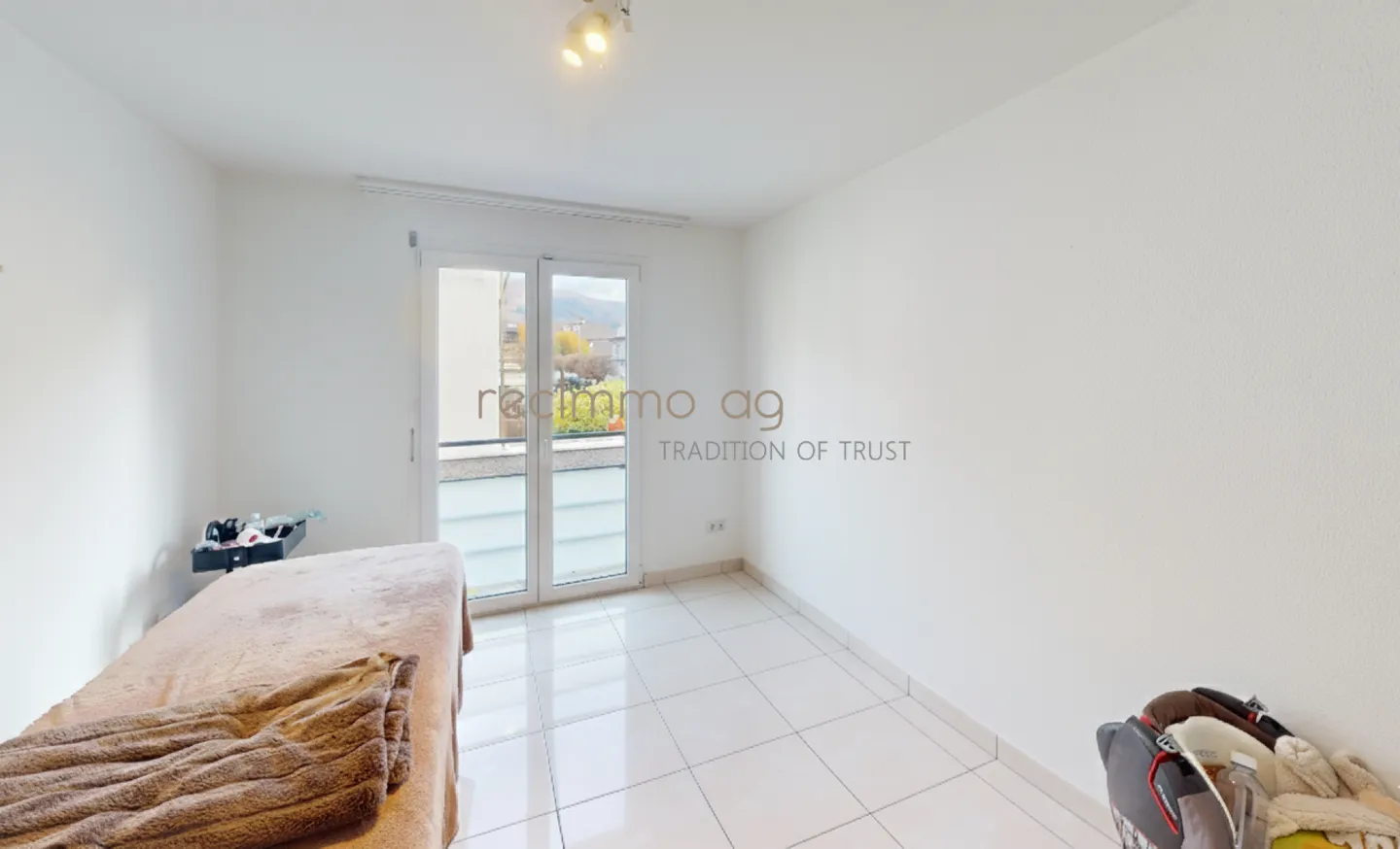 Appartement spacieux de 5,5 pièces avec loggia dans un emplacement central à Wettingen - Photo 4 sur 6