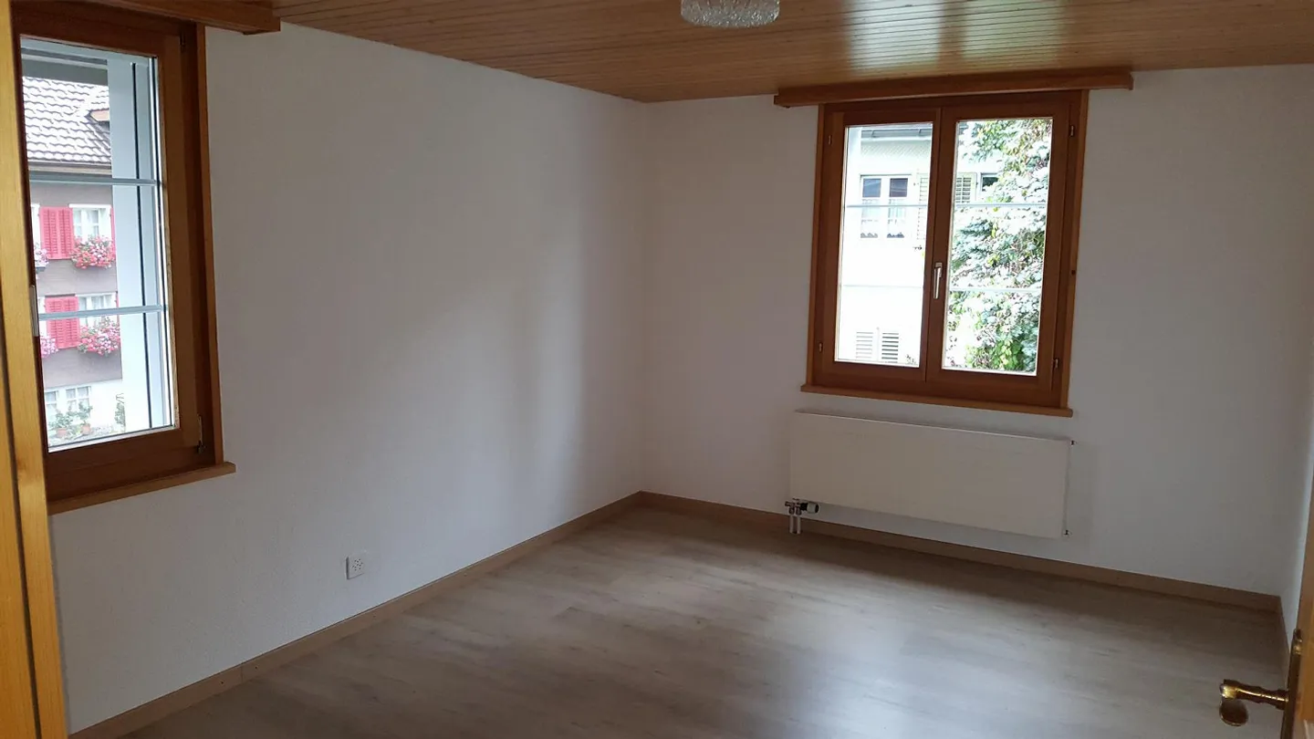 4.5-room apartment in a sunny location with mountain and lake view - Photo 13 of 13