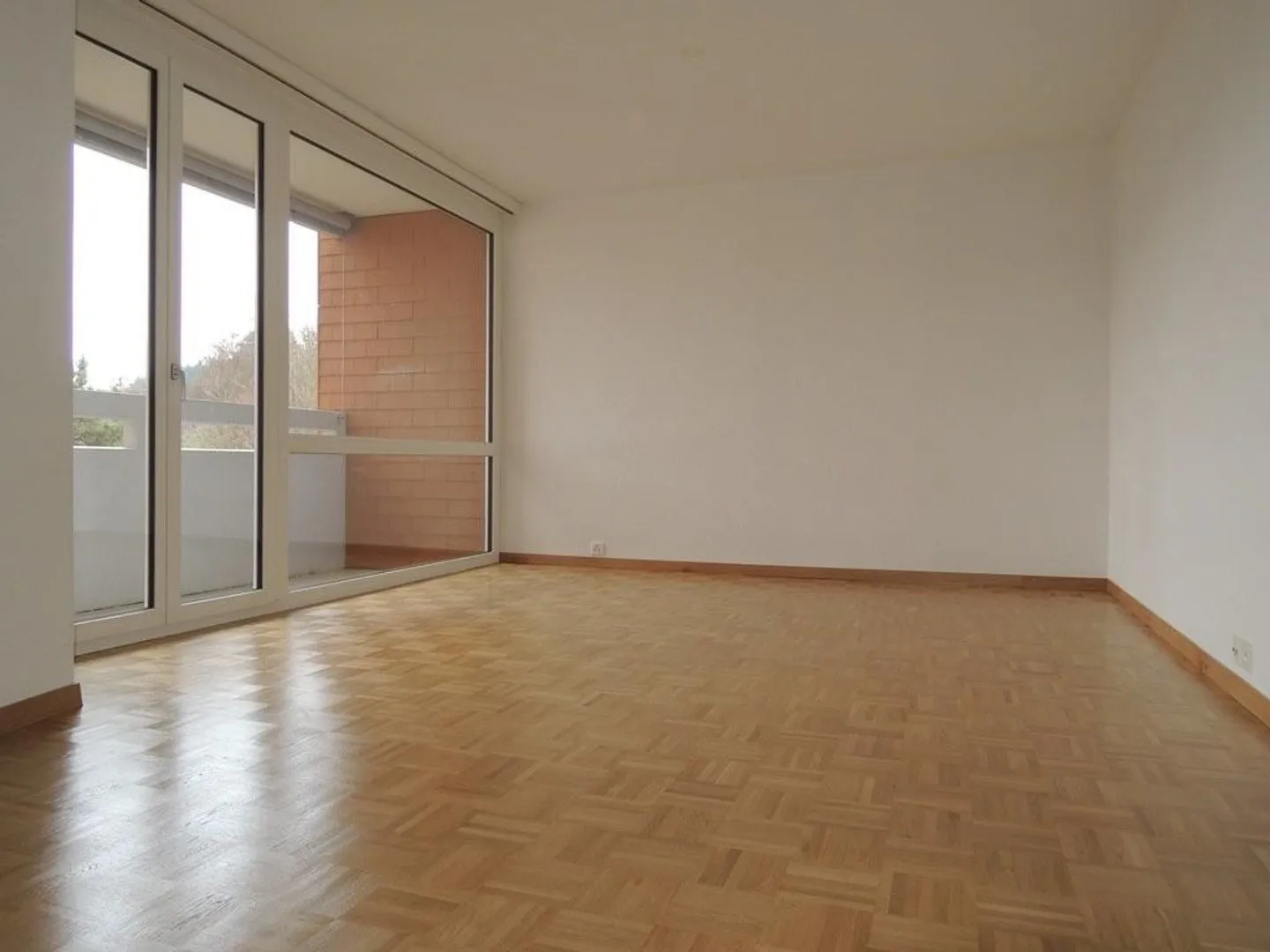 Commencez votre propre bonheur dans un foyer - Photo 2 sur 6