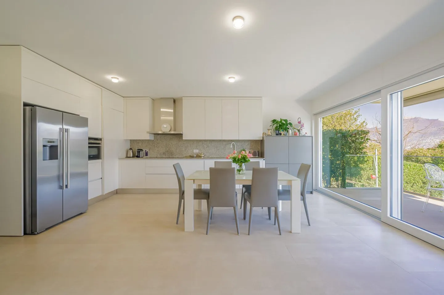 Spacious Apartment with Garden 6.5 Rooms Near TASIS School - Photo 8 of 10