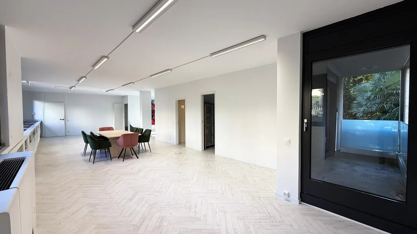 BUREAU LUMINEUX AU CENTRE DE LUGANO - Photo 4 sur 7