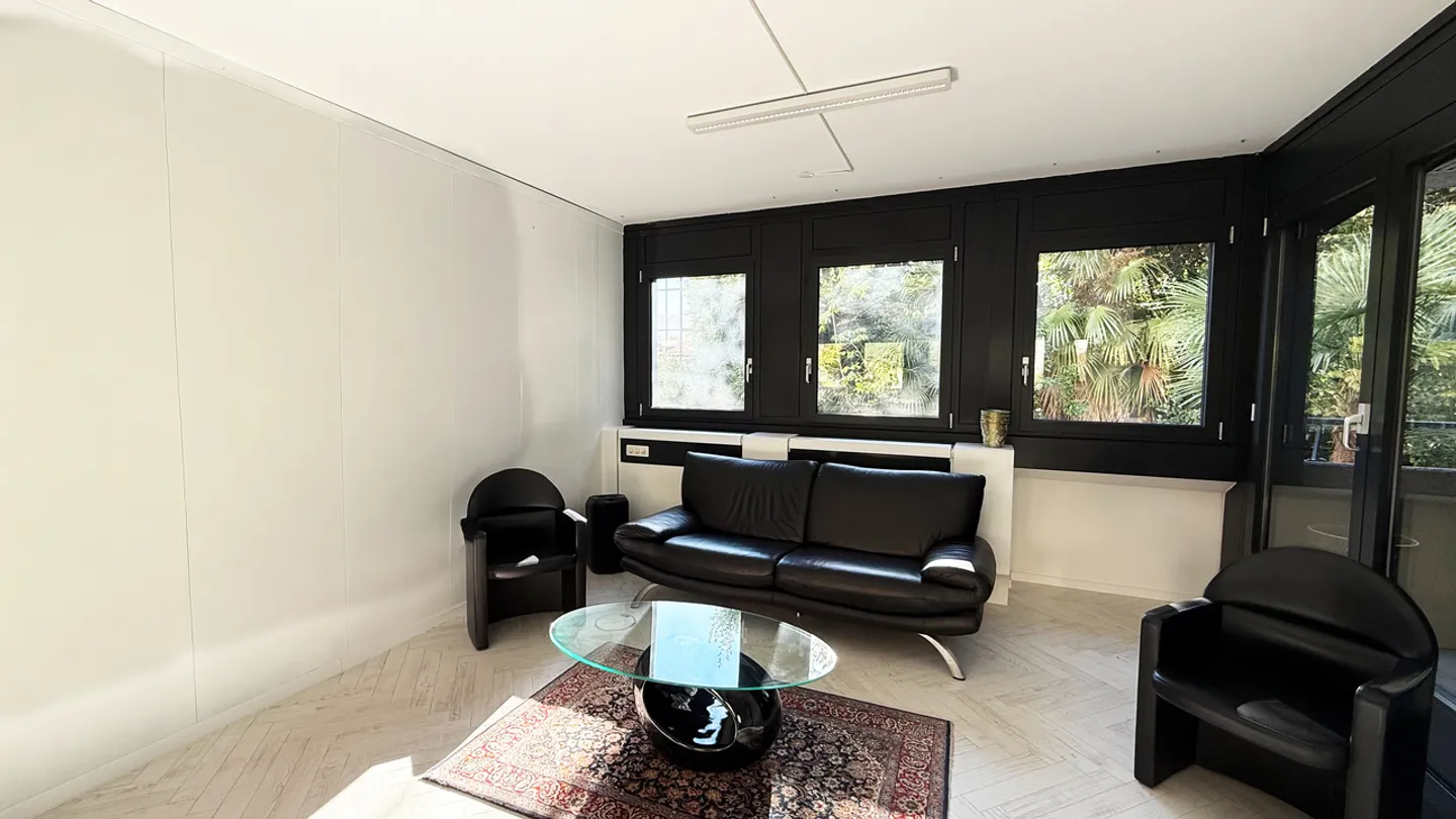 BUREAU LUMINEUX AU CENTRE DE LUGANO - Photo 6 sur 7