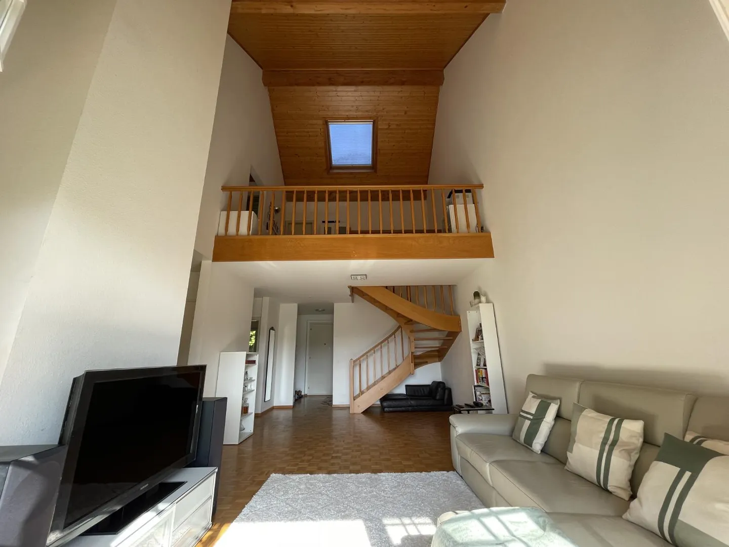 Magnificent Duplex with 4.5 Rooms and View in Gland - Photo 5 of 12