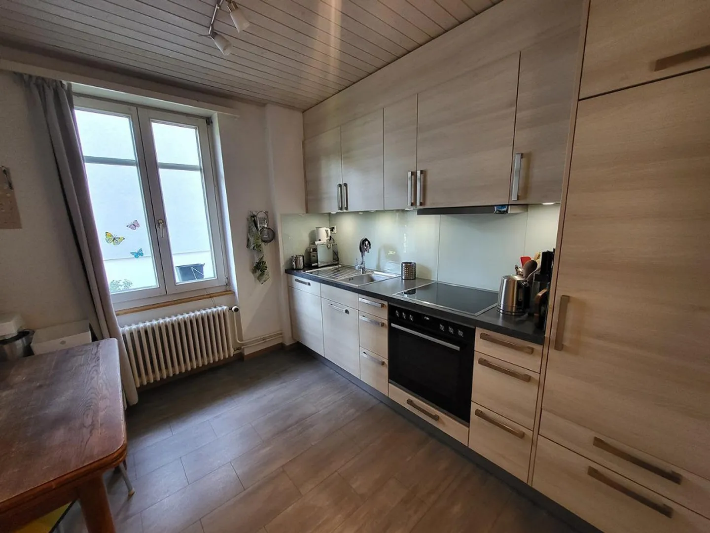 Charmante Wohnung mit Einzigartigem Design - Foto 3 von 8