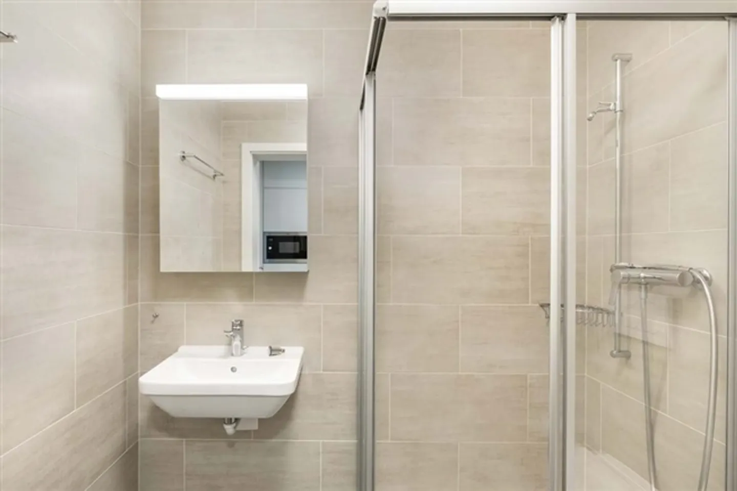 Monolocale in una residenza studentesca vicino alla stazione ferroviaria di Renens - Foto 7 di 7