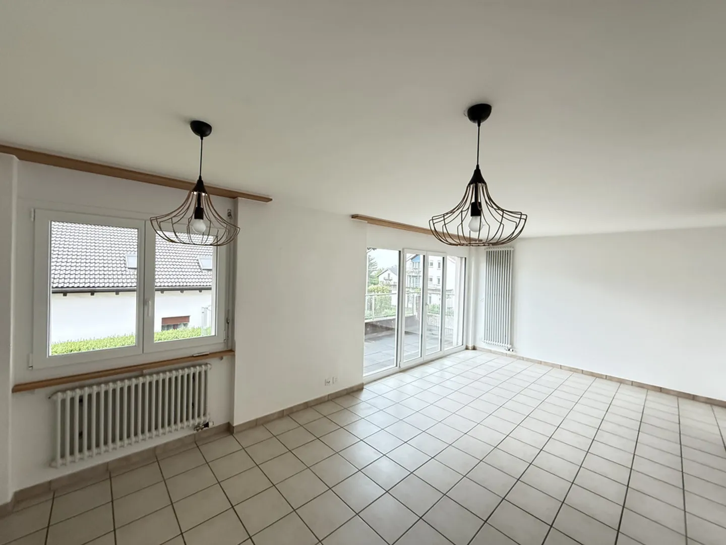 Große Wohnräume mit geräumigem Balkon - Foto 4 von 7