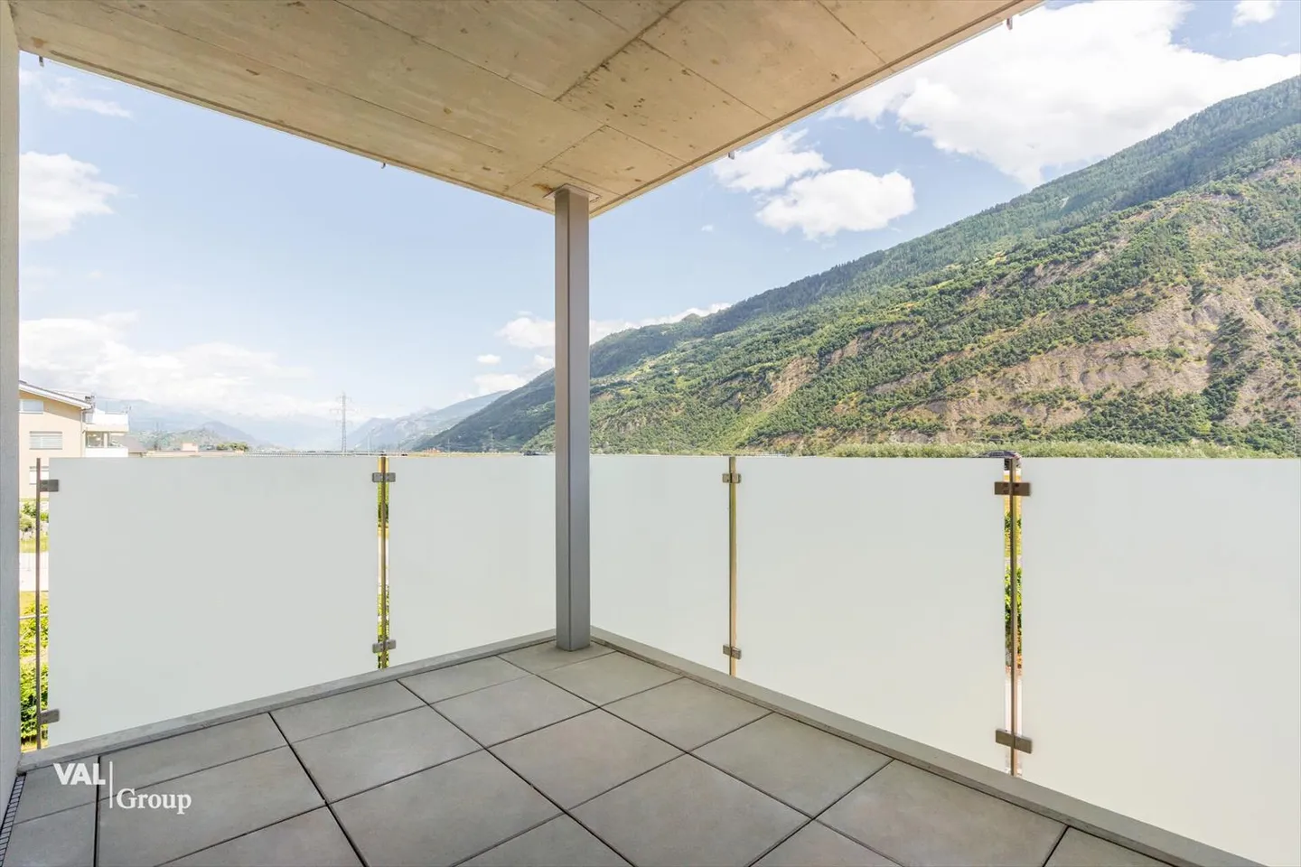 Neue 3.5-Zimmer-Wohnung mit Balkon - Foto 6 von 10
